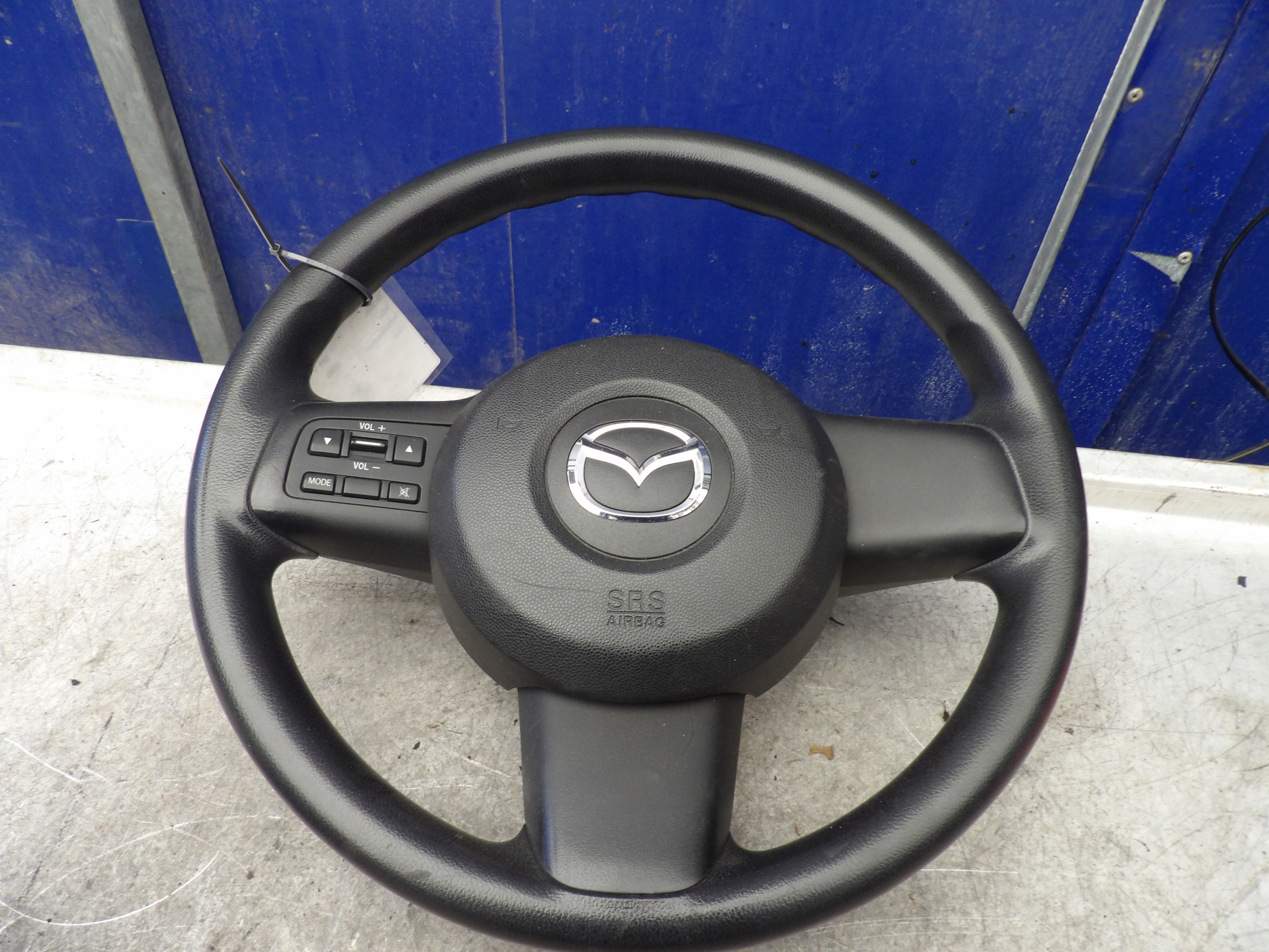 Mazda 2 kormány