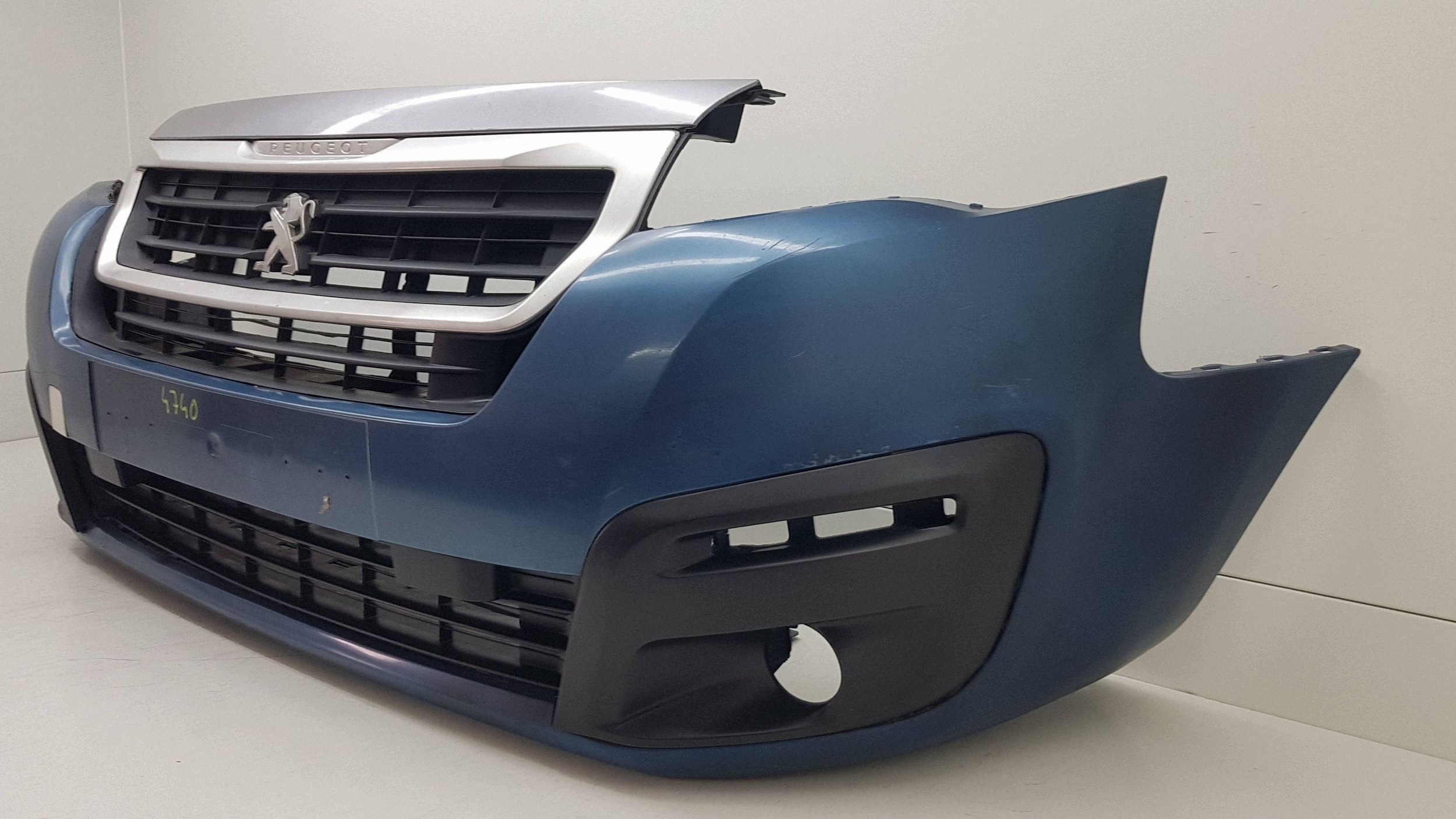 PEUGEOT PARTNER IV 4 2015 - frontstoßstange 9810923377