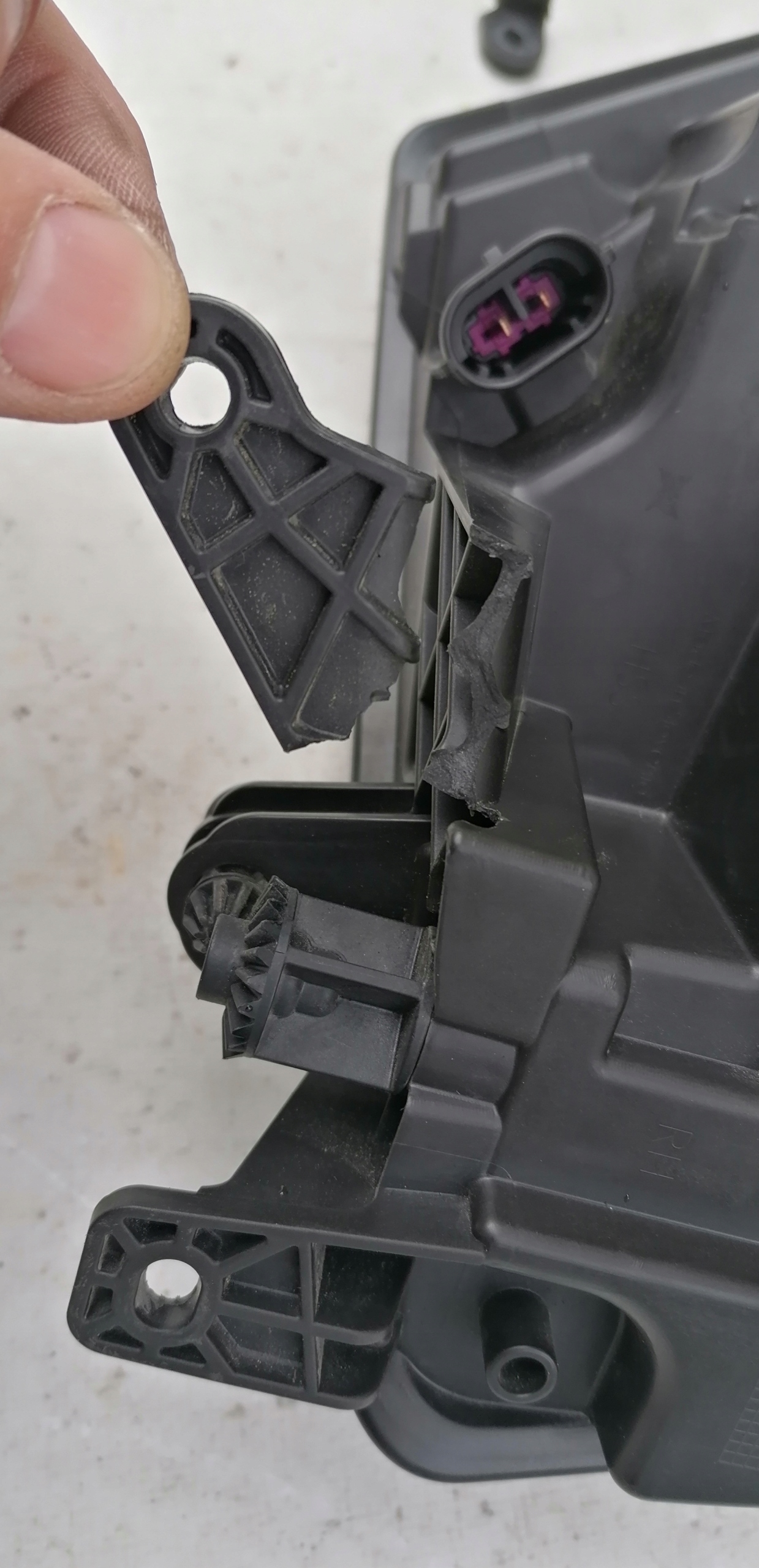 seat Ateca ГАЛОГЕН правый передний led 575941700B оригинал