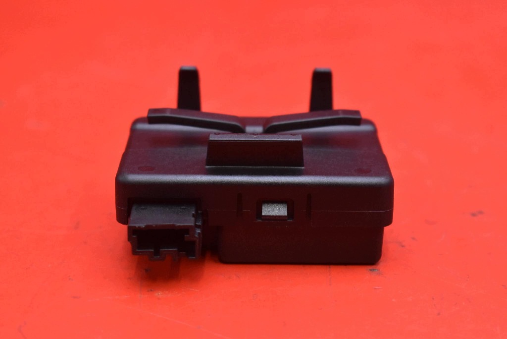 control unit module of a lock central 13523281 OPEL ASTRA 5 V K 15-20
