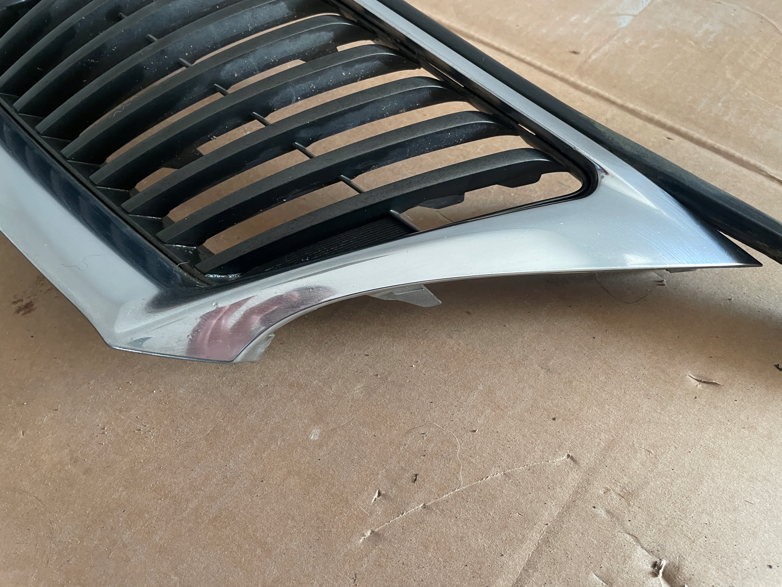 lexus IS II IS220D IS250 решетка радиатора хром рестайлинг комплектный