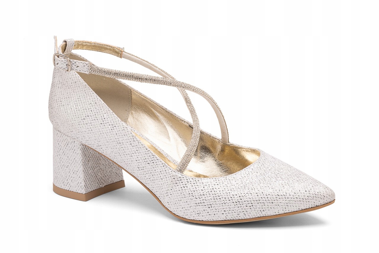 Nízké lodičky s ozdobnými proužky na kříži, stříbrné Butdam 40