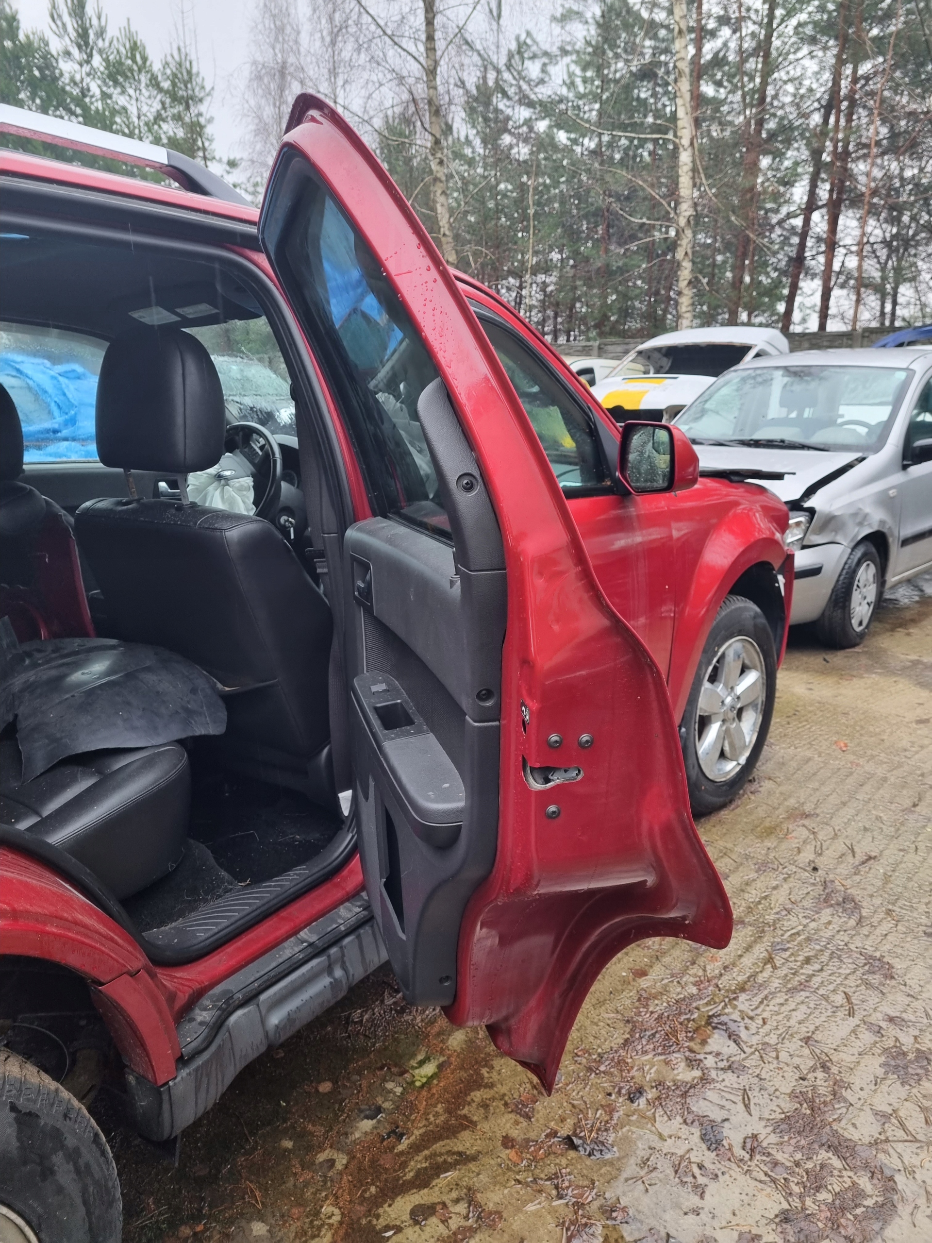 FORD ESCAPE II 07-12 2011 USA DRZWI PRAWY TYŁ JV Kolor czerwony