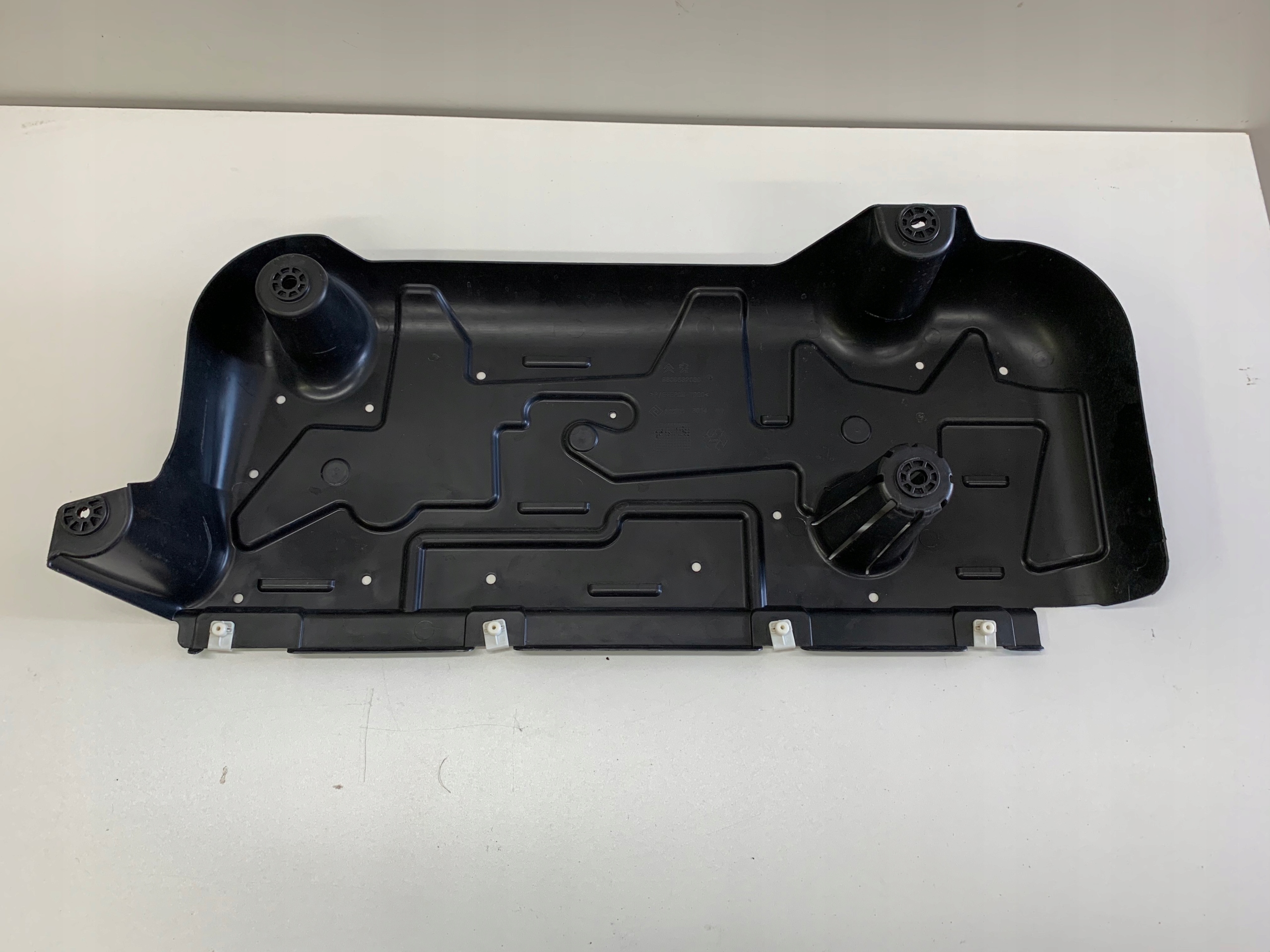 PEUGEOT 3008 II ЗАЩИТНАЯ ПЛАСТИНА 9809532080