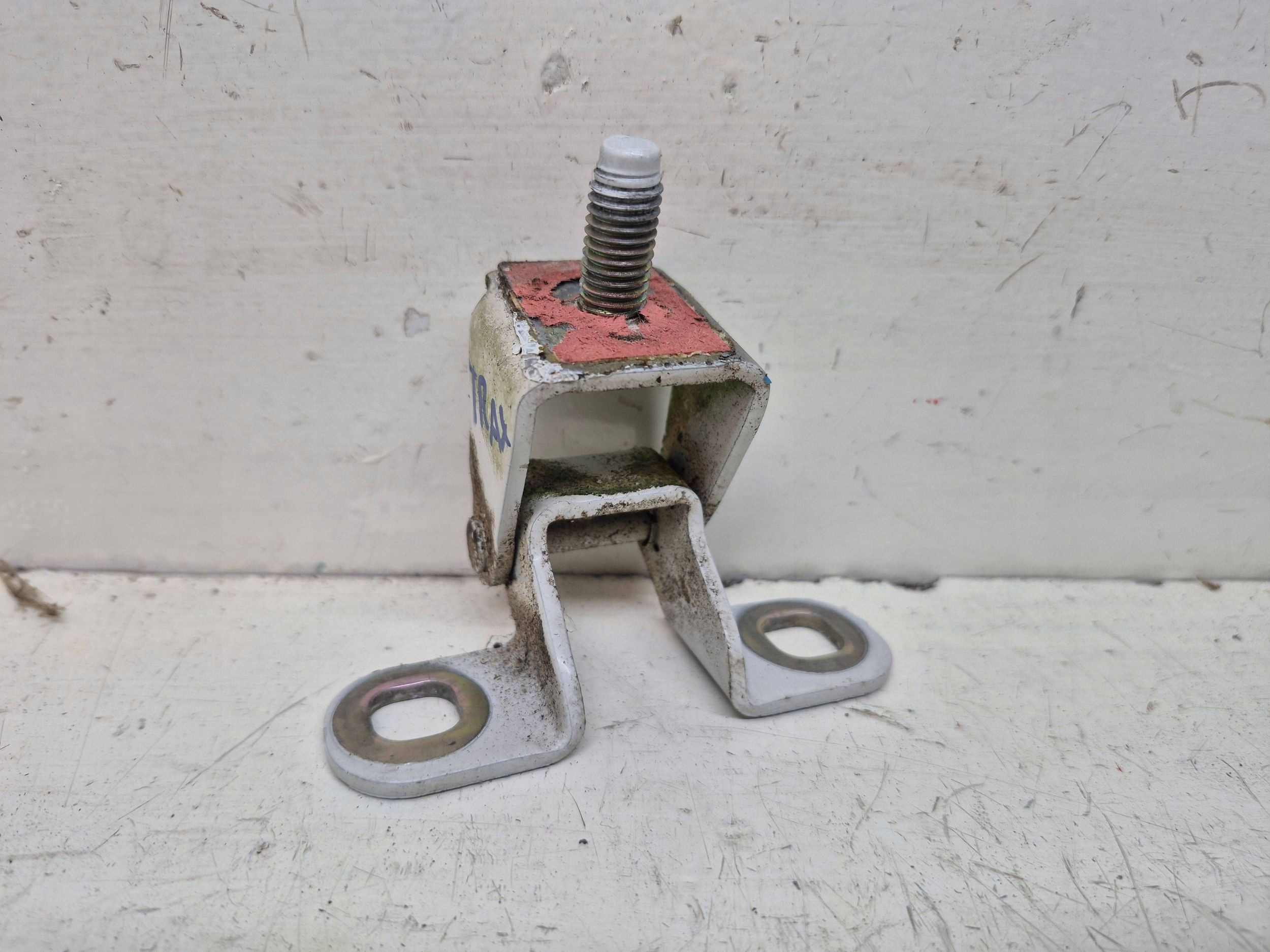 CHEVROLET TRAX OPEL MOKA hinge bonnet rear part 2013R