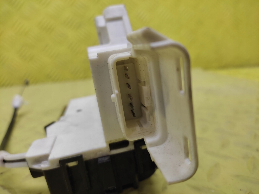 PEUGEOT 407 SW lock door right rear part