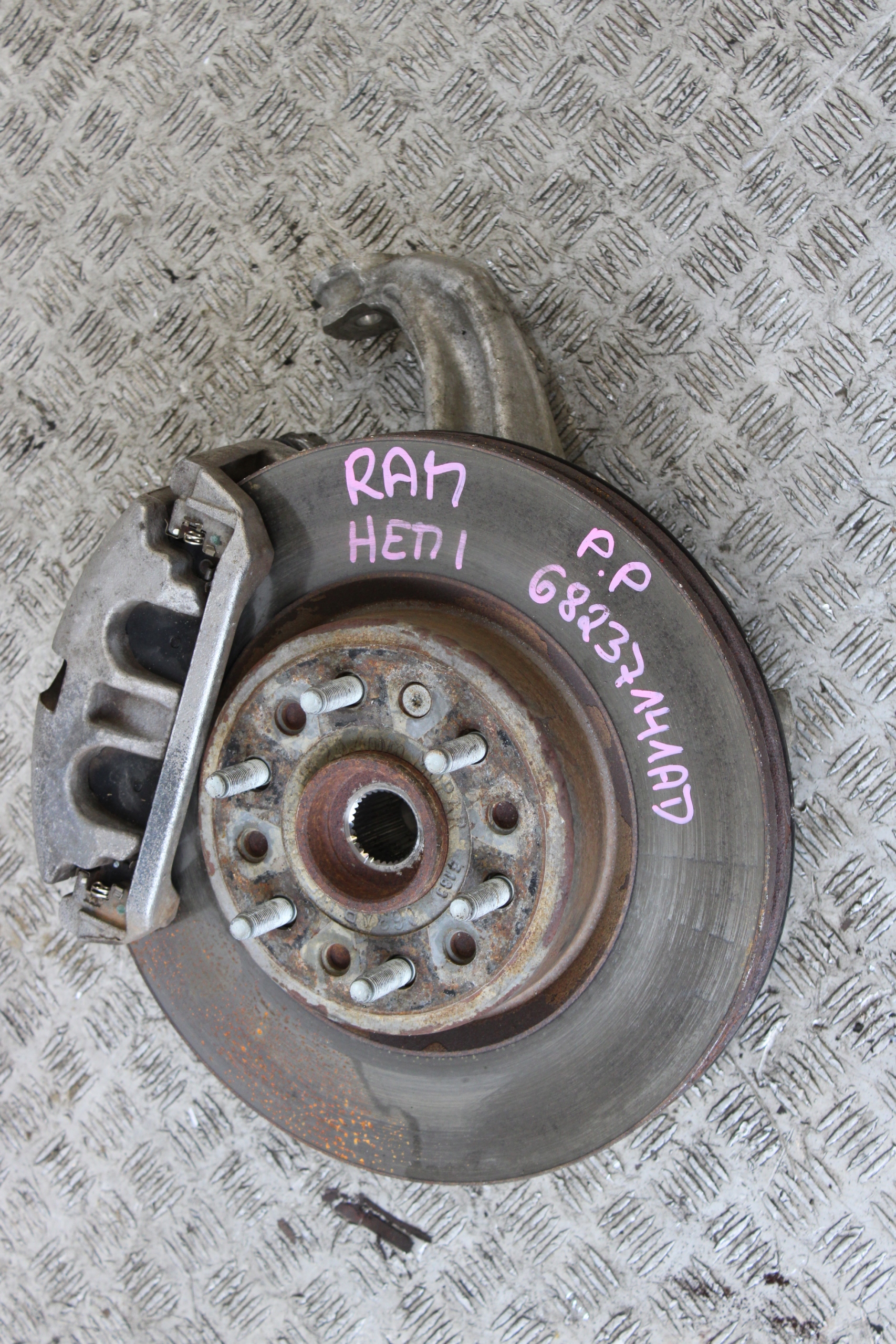swing right front DODGE RAM V 5 68237141AD