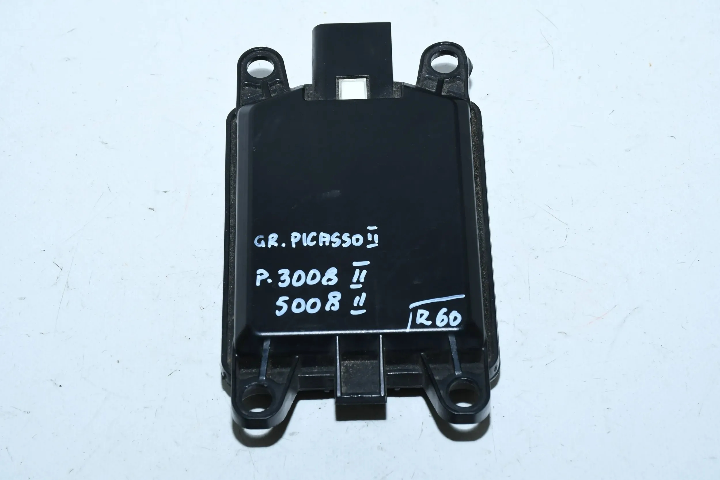 peugeot CITROEN датчик скорости 9821392280