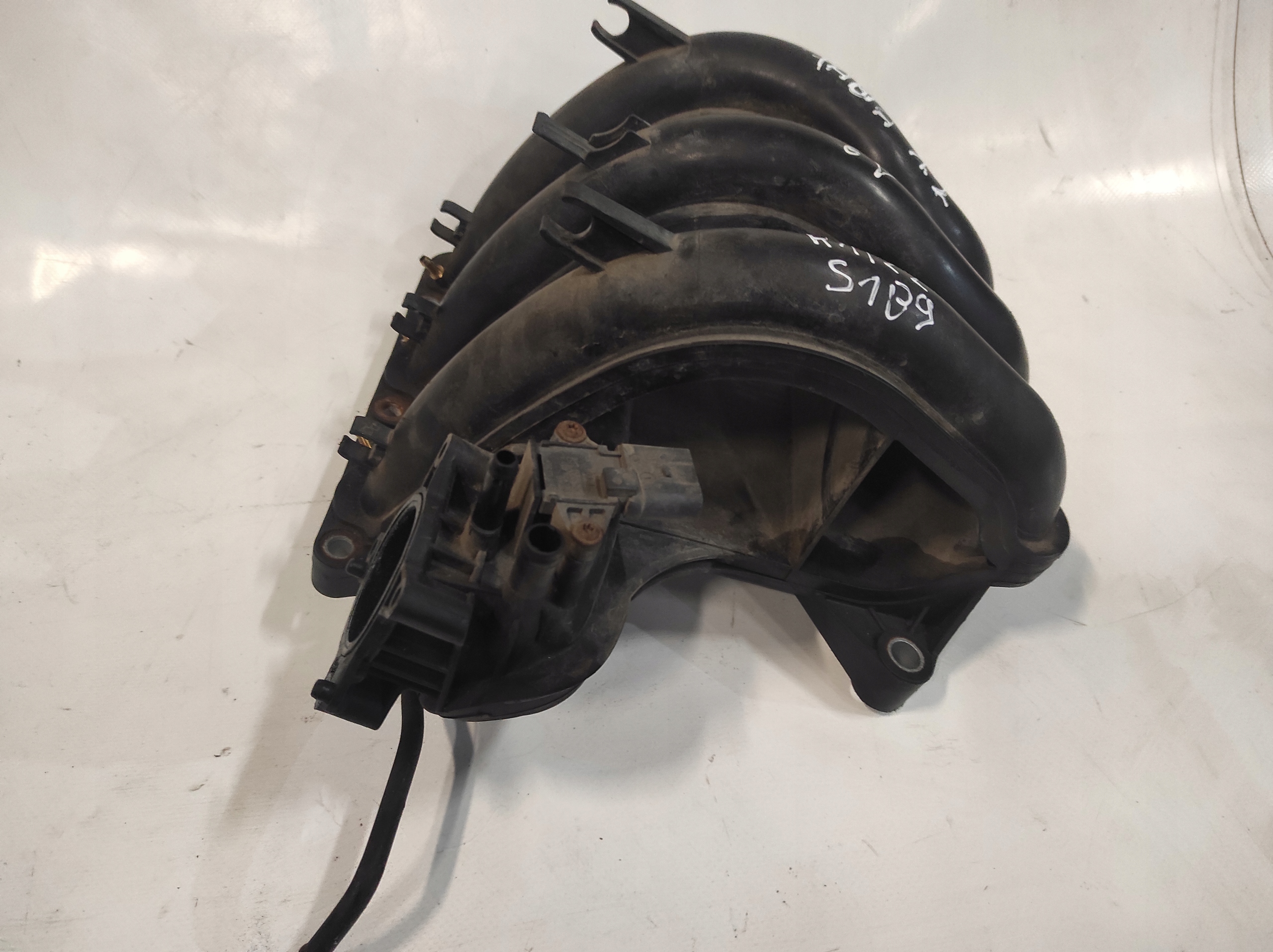 Fabia and 1.2 6V 03D129766L intake manifold dolotowy