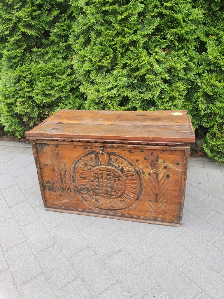 Stara drewniana skrzynia