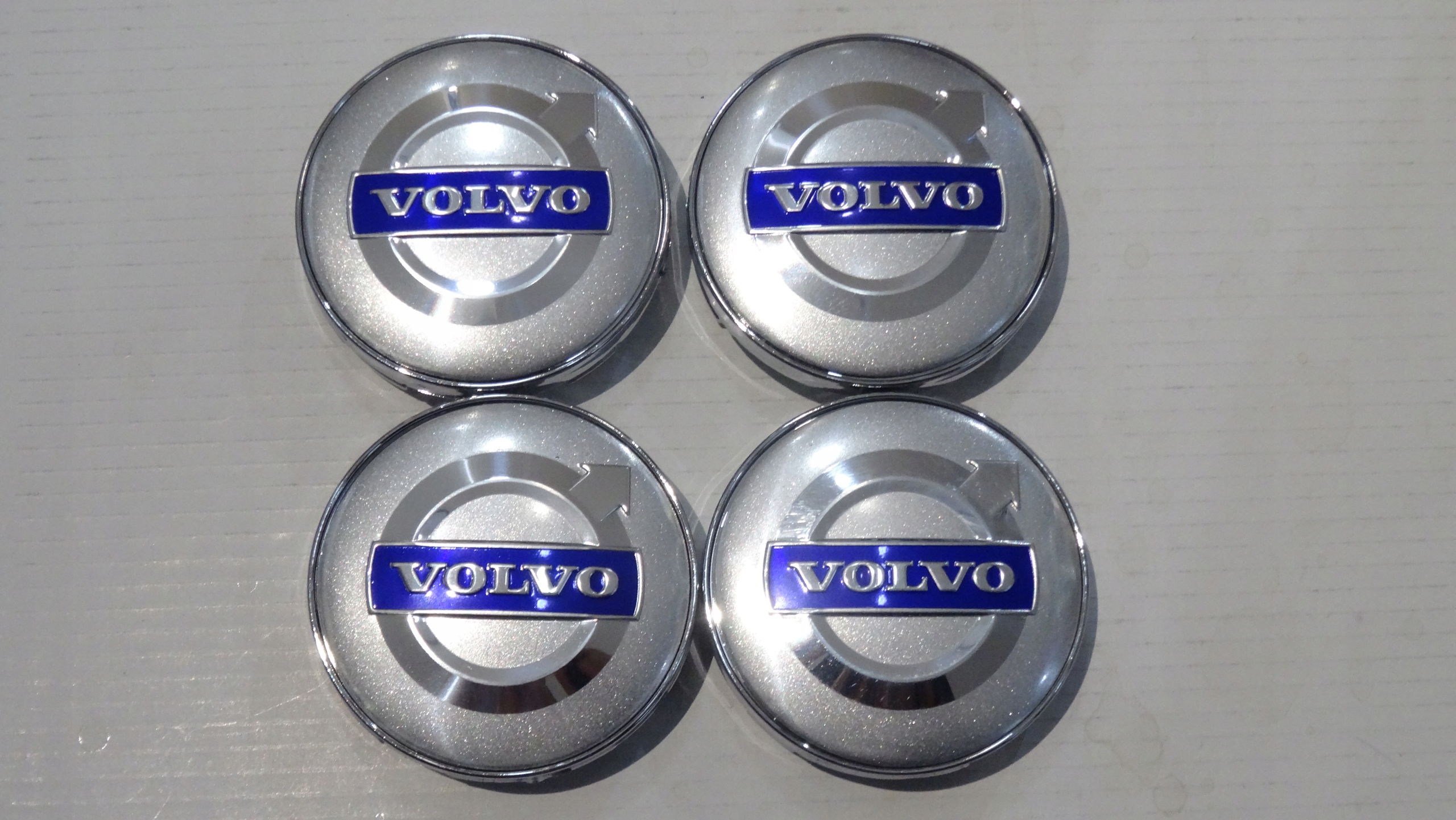 

4x Dekielki Emblematy na felgi Volvo 60 mm srebrne