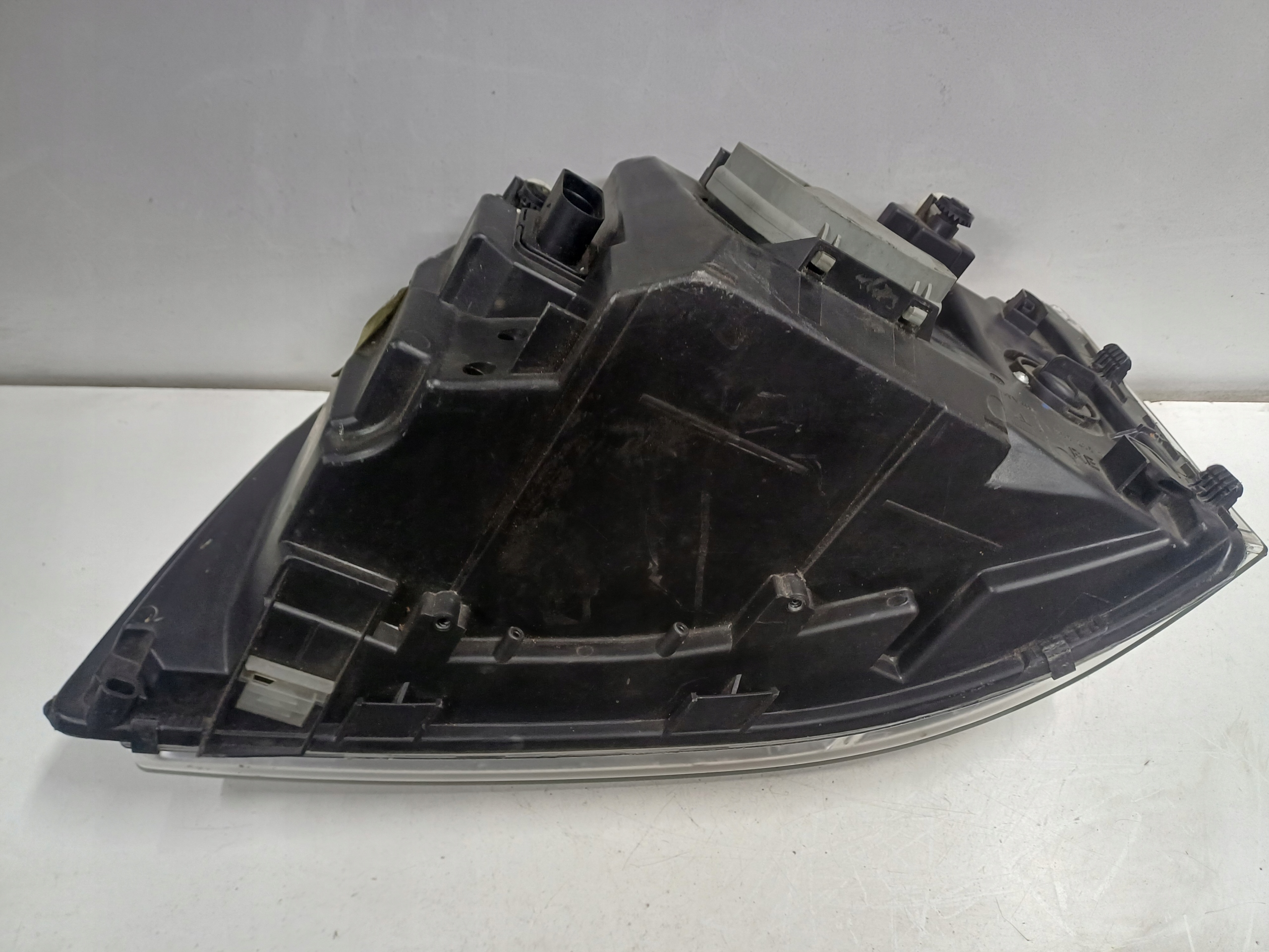 фара правая vw transporter T5 7H1941016N 0301191302
