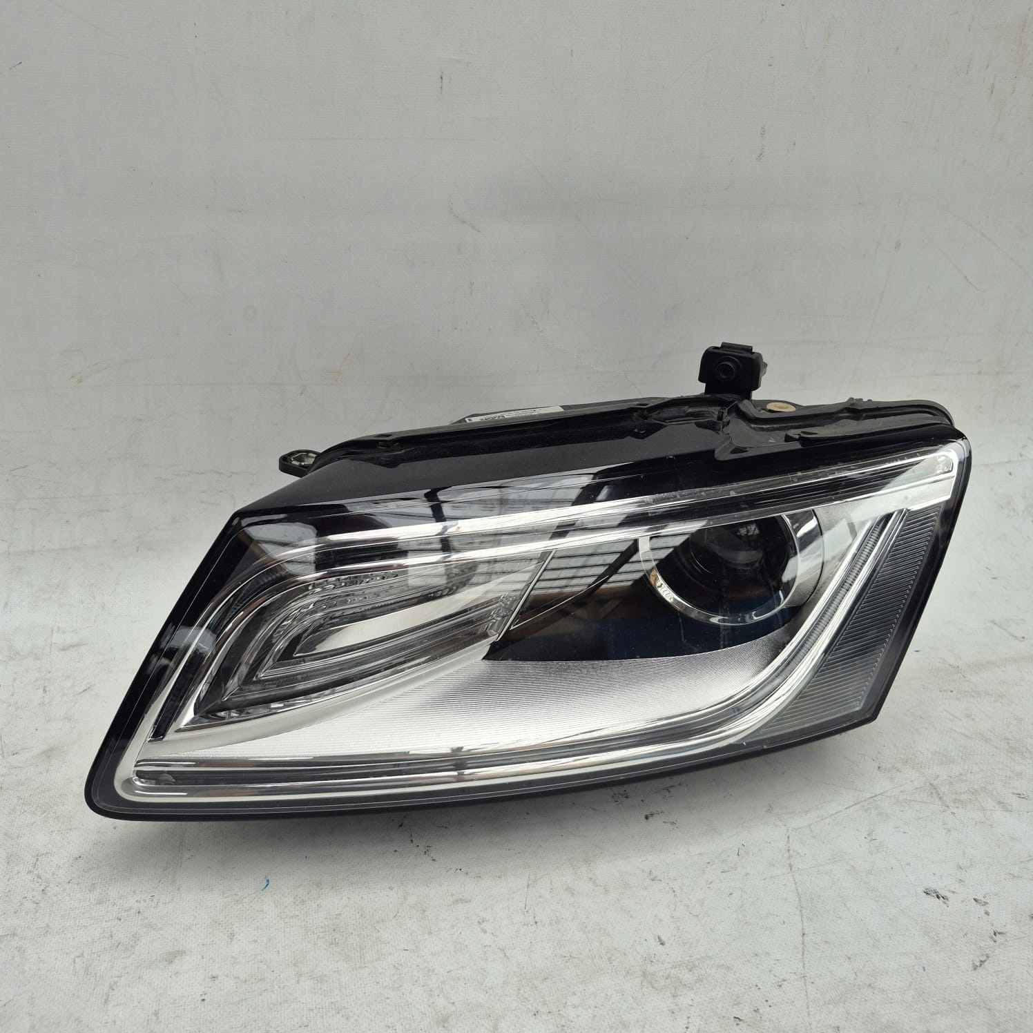 AUDI Q5 8R0 LIFT 12-16 light left front front XENON 8R0941043C