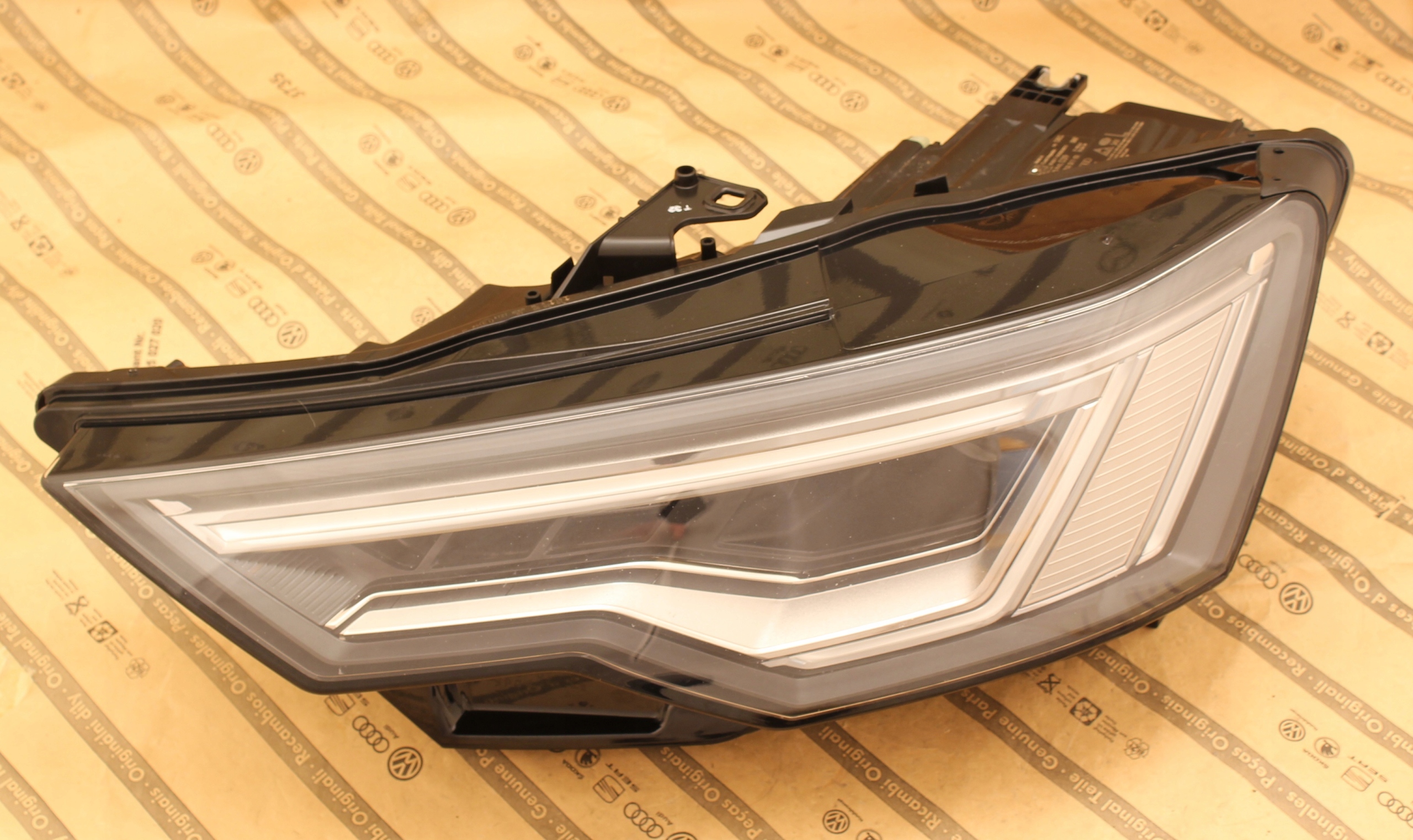 AUDI A6 C8 4K0 18+ LAMPA LAMPY FULL LED KPL 039