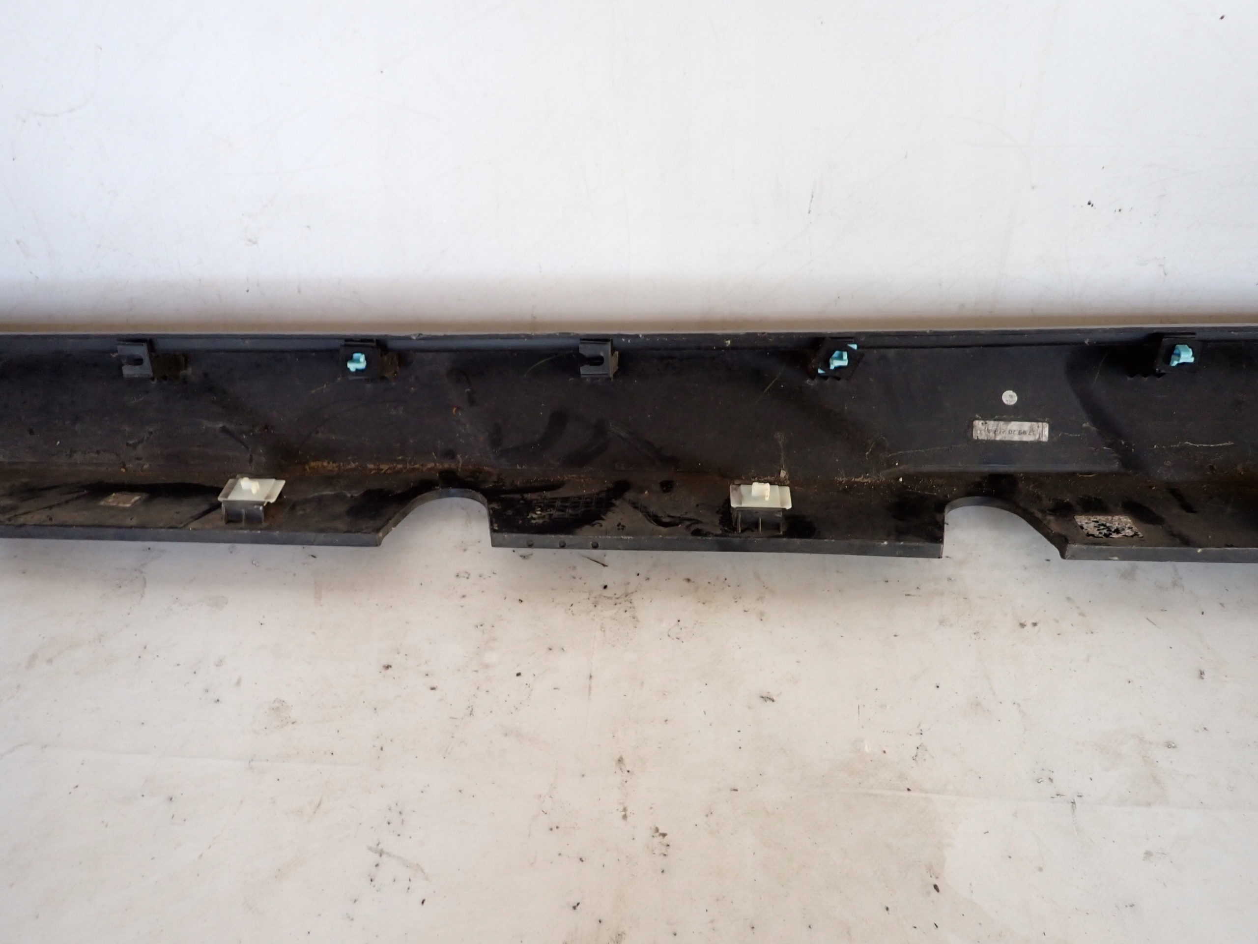 HYUNDAI KONA 17- moulding threshold right threshold right