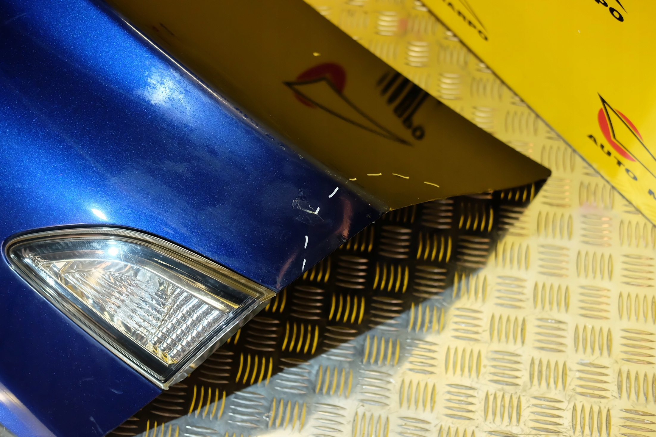 MAZDA 3 BL SEDAN 2008- KLAPA BAGAŻNIKA TYŁ TYLNA Kolor do lakierowania