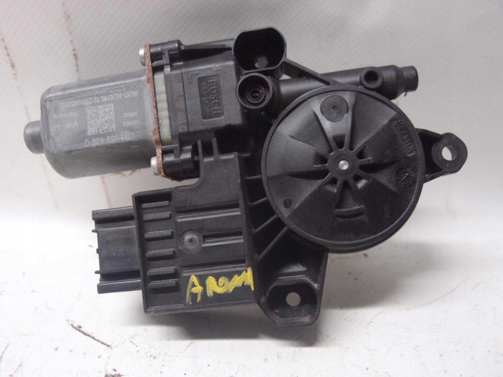 SILNICZEK SZYBY LEWY PRZÓD SEAT ARONA 2Q1959405C