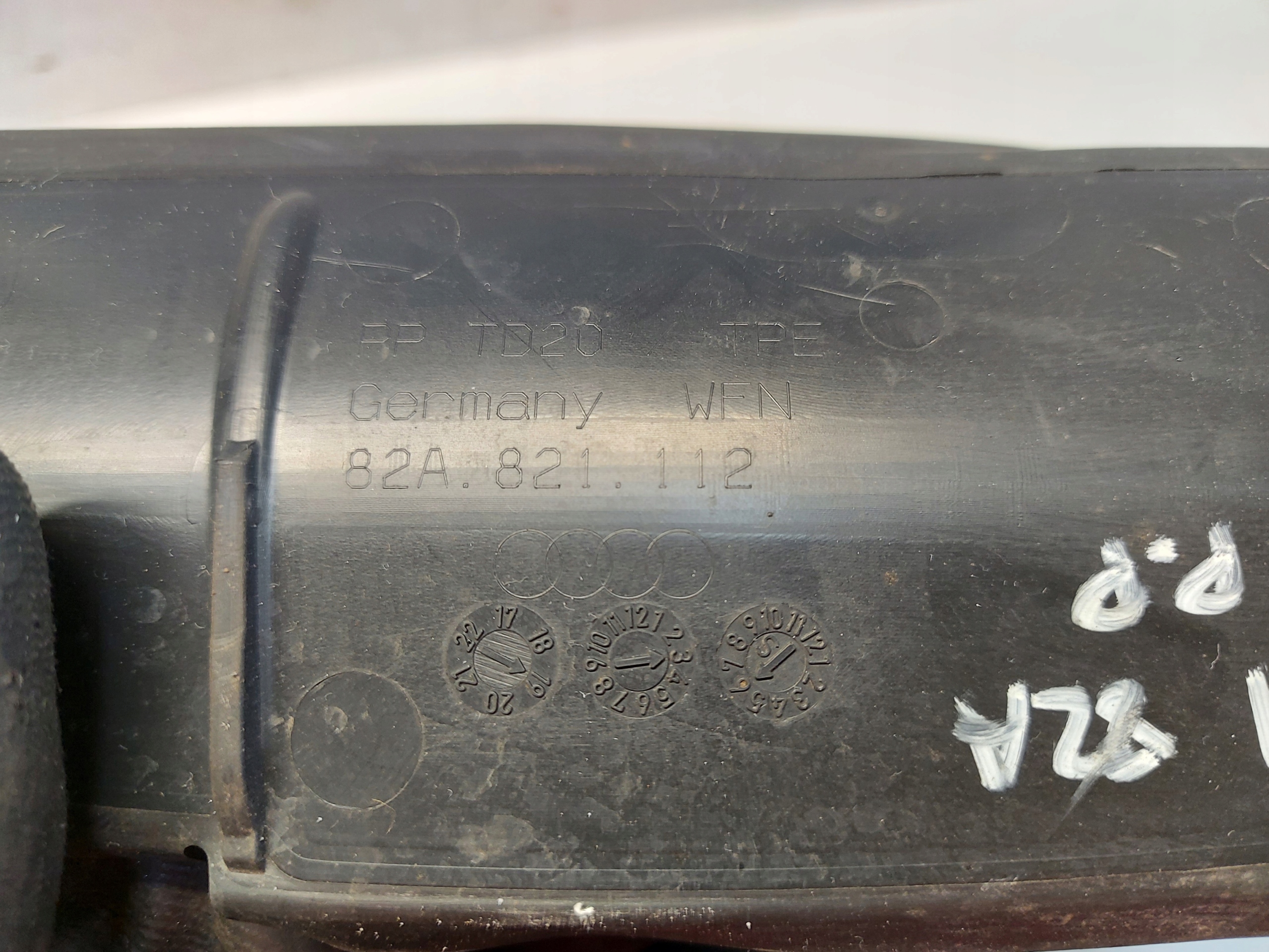 Audi A1 82A kryt blatníku předek pravá 82A821112