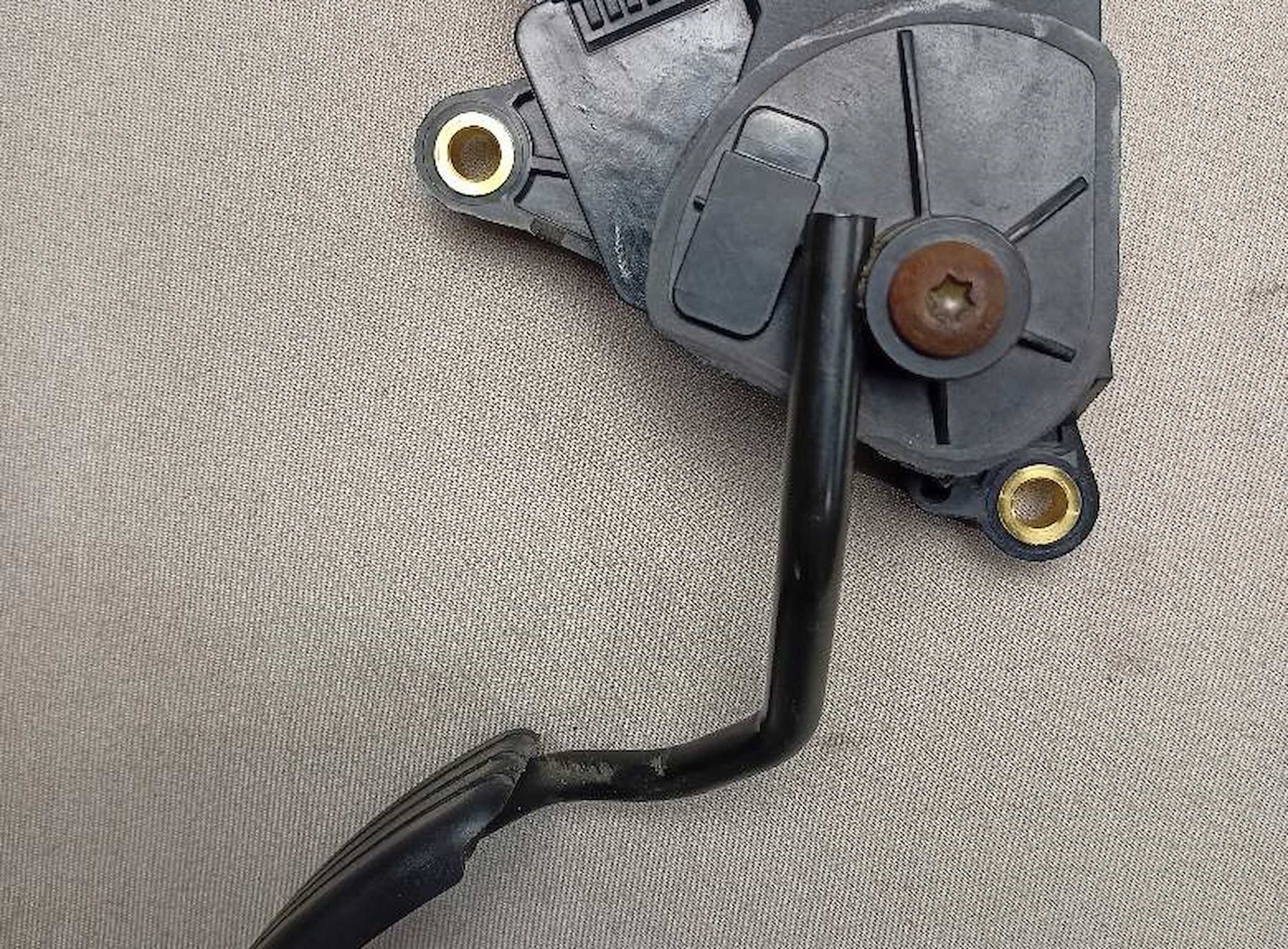 POTENCJOMETR GAZU RENAULT MEGANE 1.5 DCI