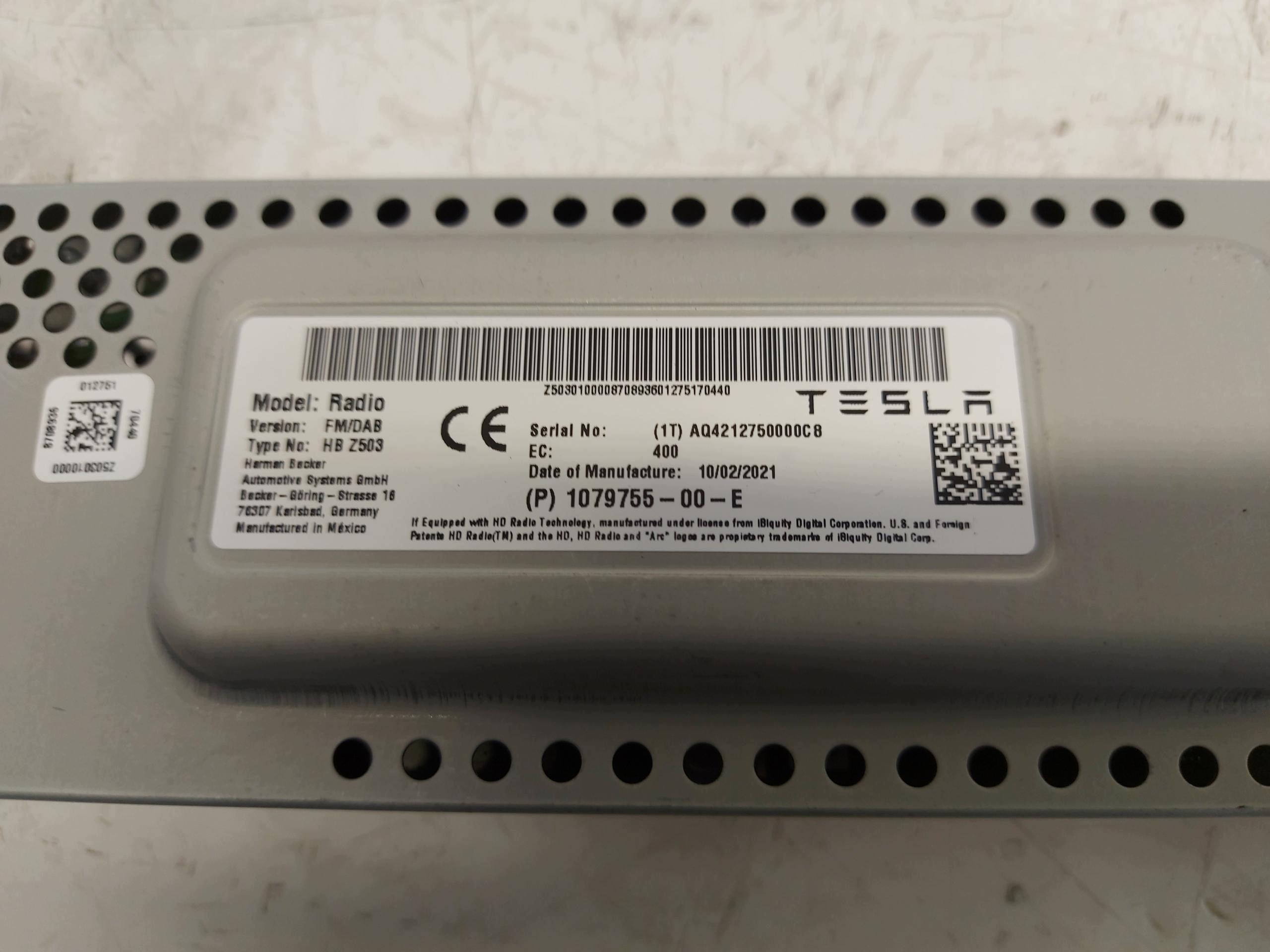 TESLA MODEL 3 2022r modul řídící jednotka Radia 1079755-00-E