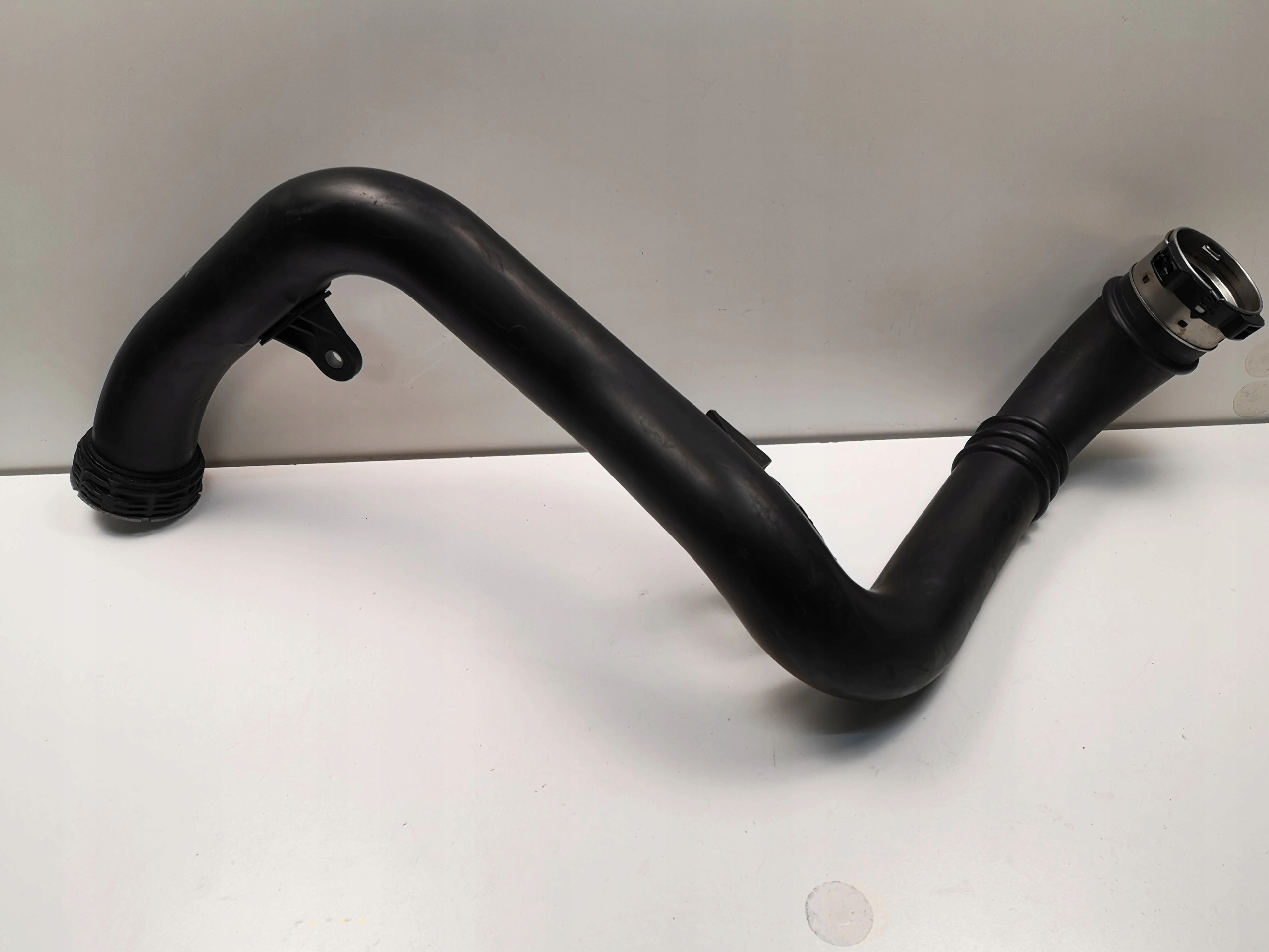 OPEL INSIGNIA RURA WĄŻ INTERCOOLERA 39155302 Producent części Opel OE