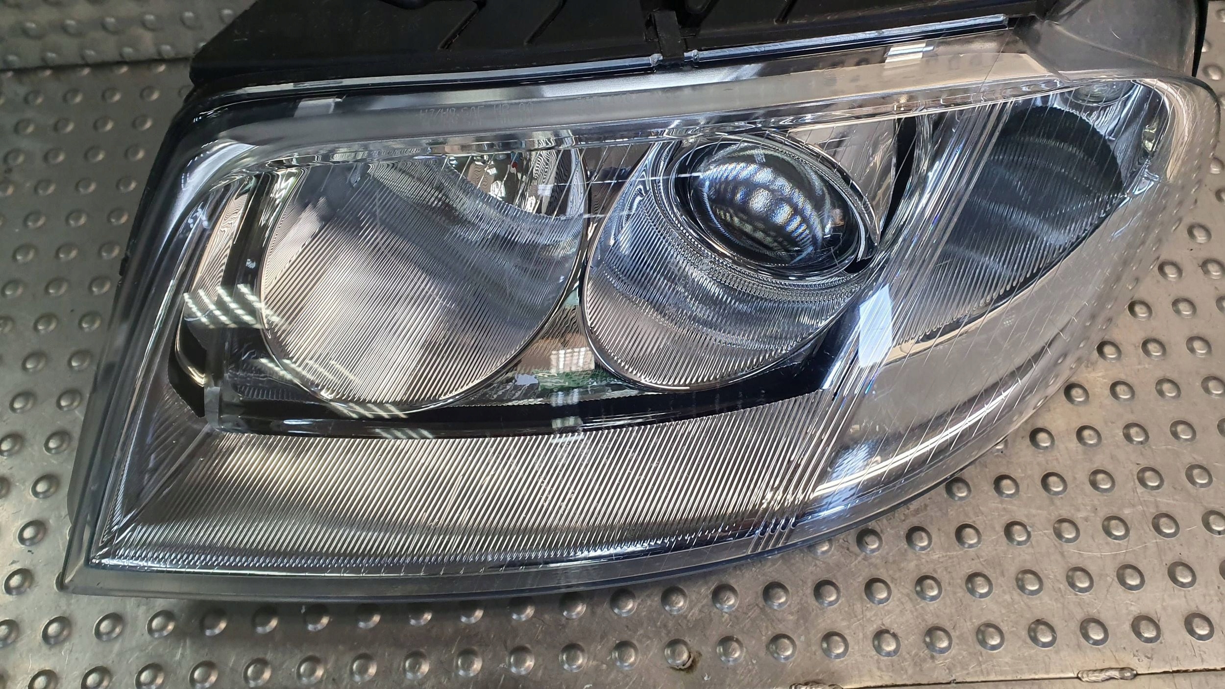 Licht vorne links VW PASSAT B5 LIFT 00- 3B0941015AR