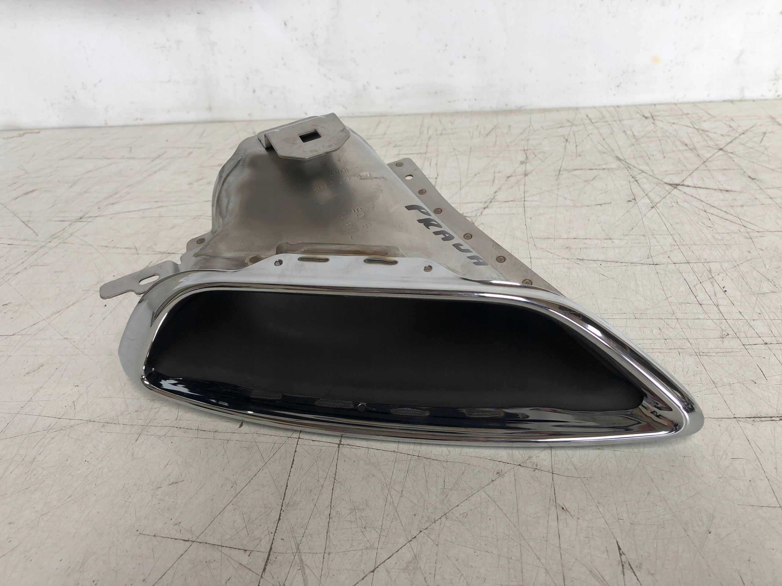 DS7317G770 - наконечник выхлопной трубы ford mondeo Mk5 Combi правый