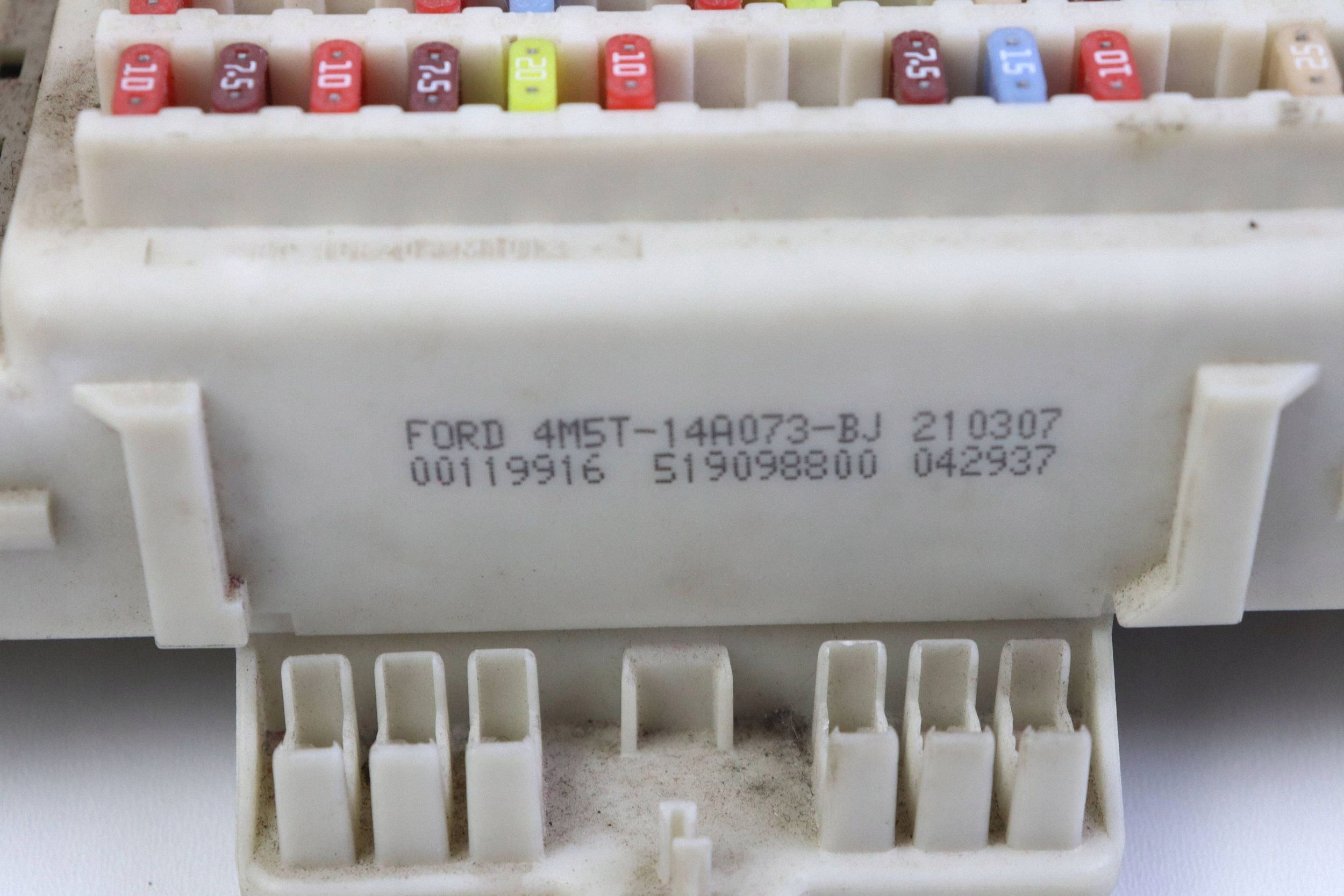 FORD FOCUS MK2 Module Module fusibles 4M5T-14A073-BJ 6M5T-14014-YNA