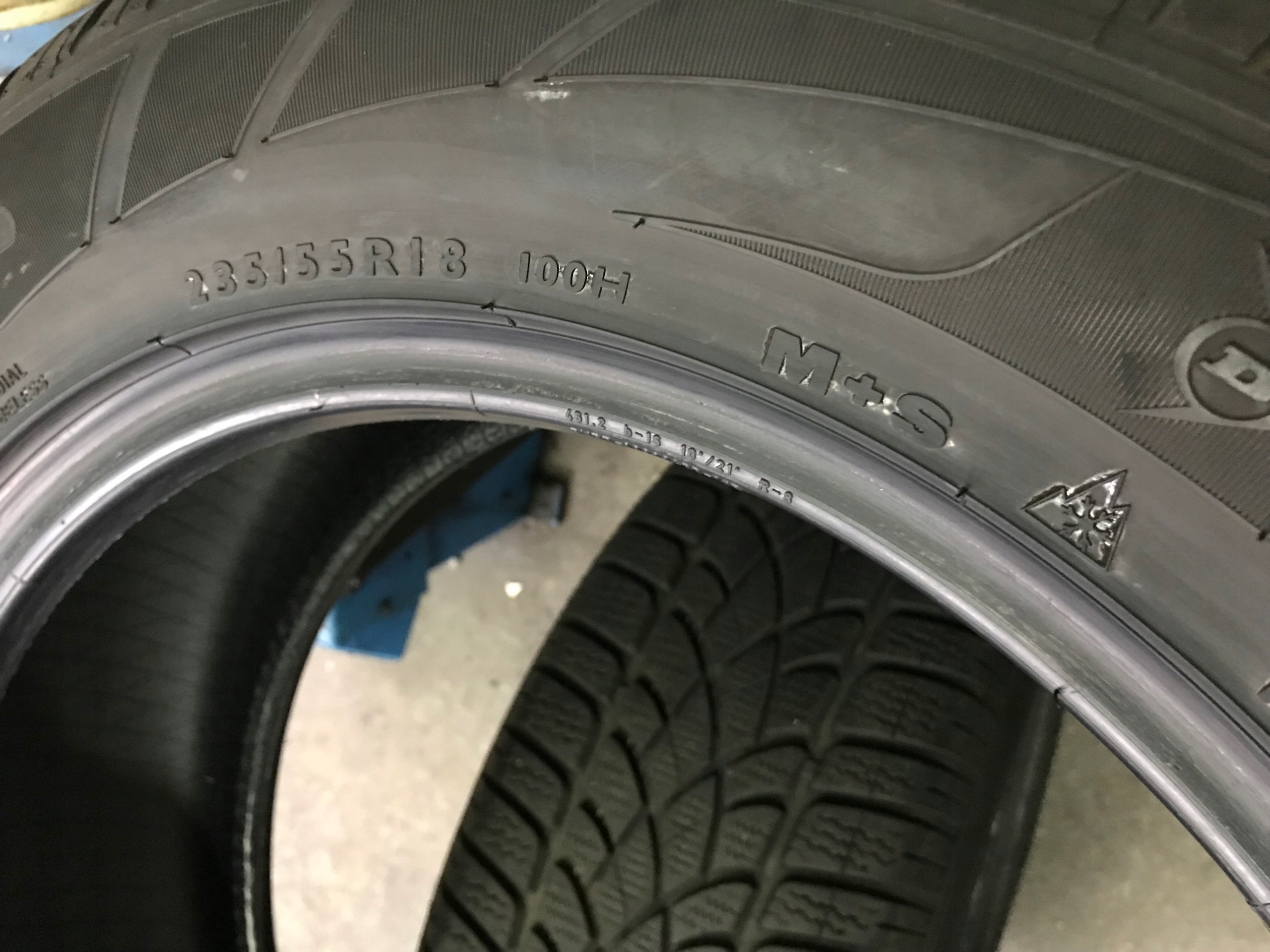 2 tyres winter 235/55R18 DUNLOP WINTER 3D as new