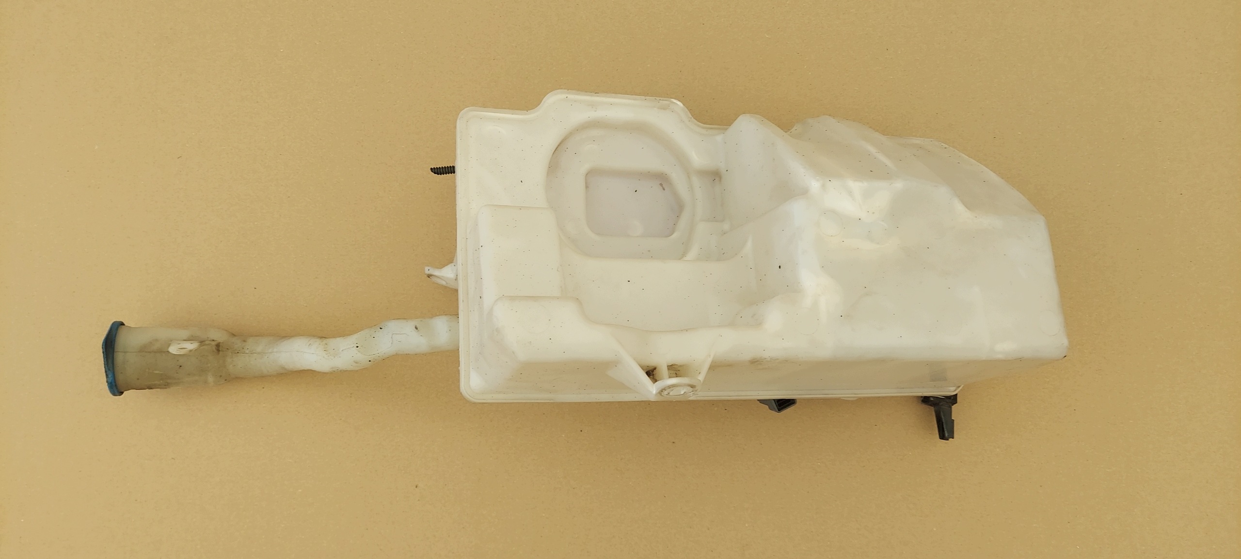 washer fluid tank VOLVO XC60 08-17 30753424