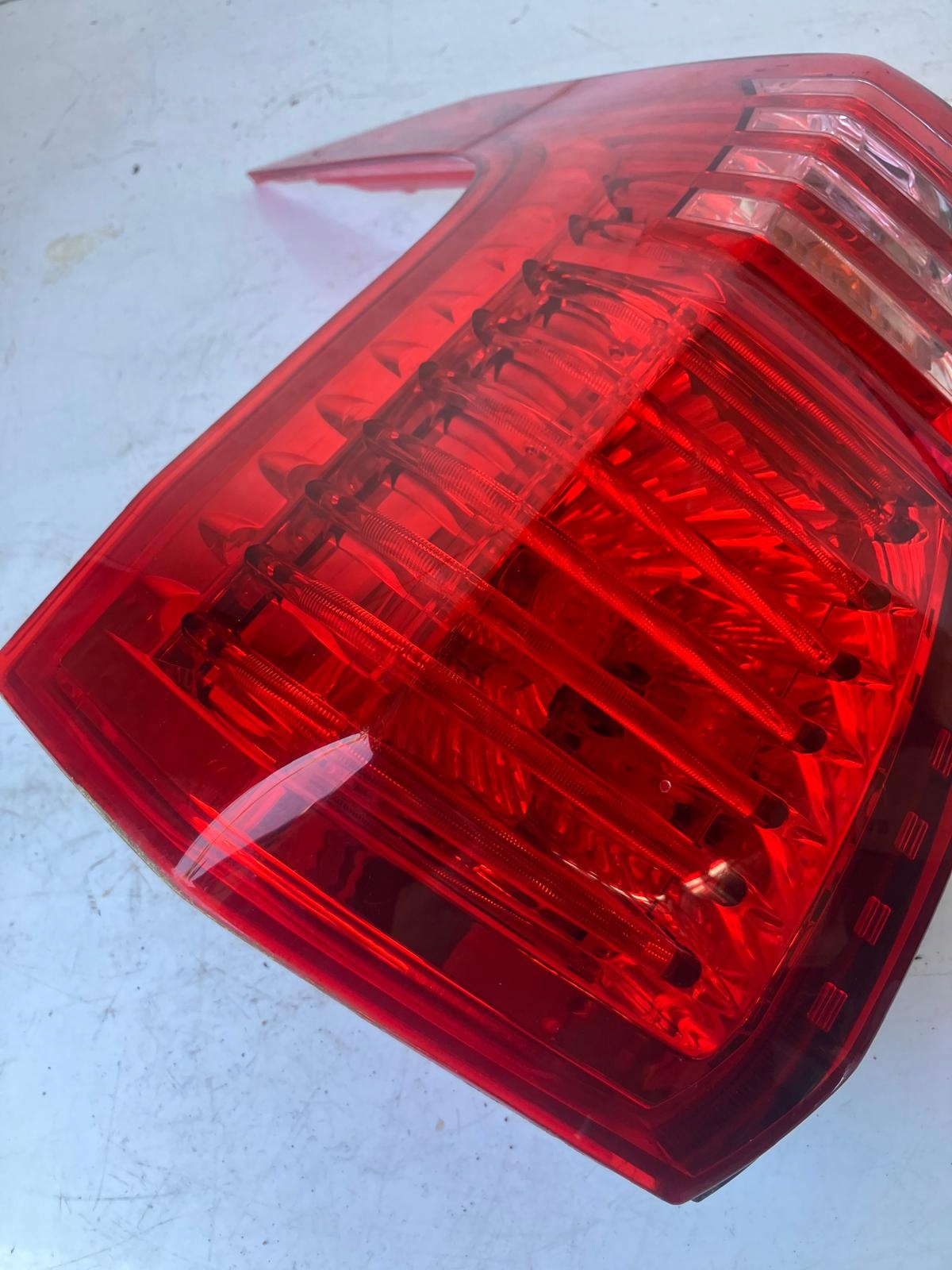 light left rear part PEUGEOT 5008 and 9672666580