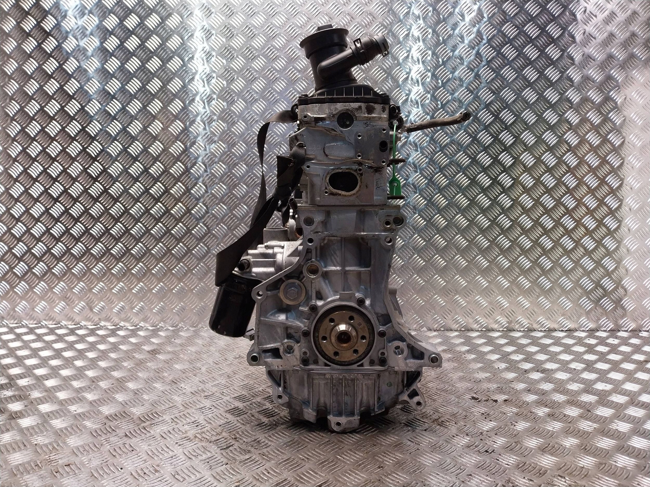 engine CHG VW GOLF VI TOURAN and OCTAVIA II CADDY III 1.6 FSI unprotected pillar