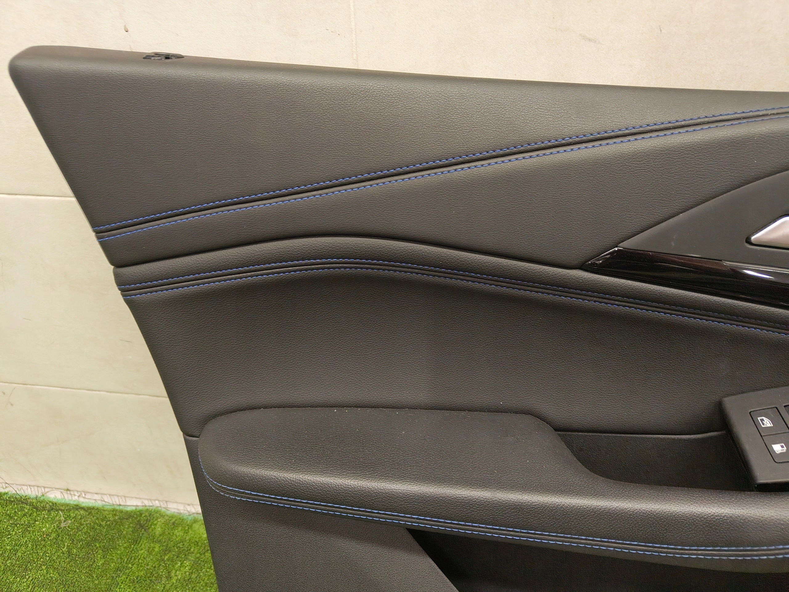 BMW 2 U06 side side upholstery door KOMPLET
