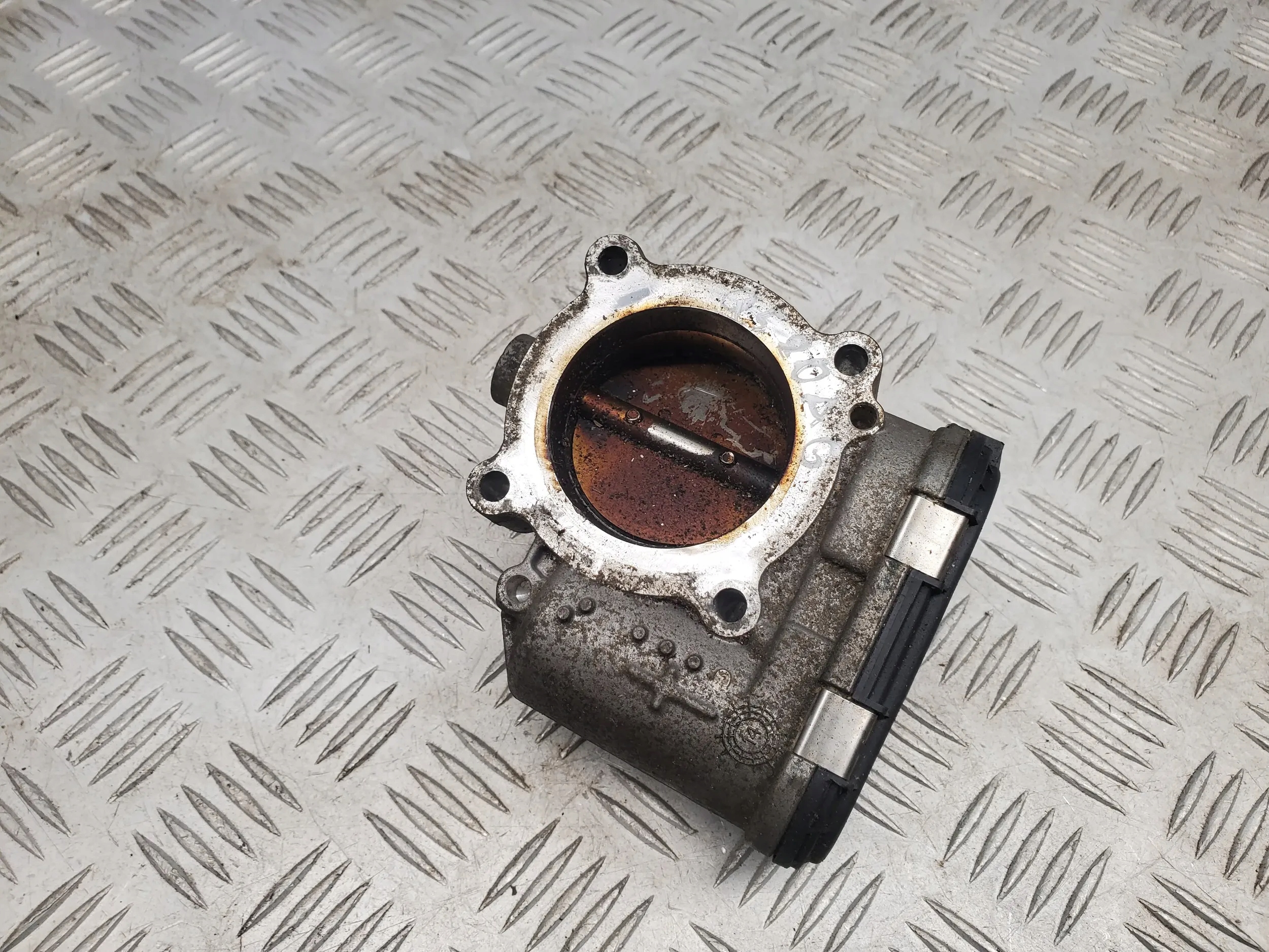 Audi Q5 SQ5 06K133062R Заслонки