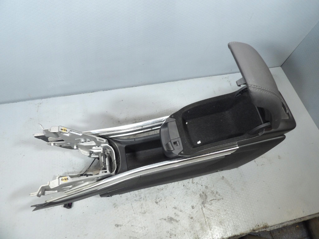 OPEL ZAFIRA C LIFT TUNEL mitte
