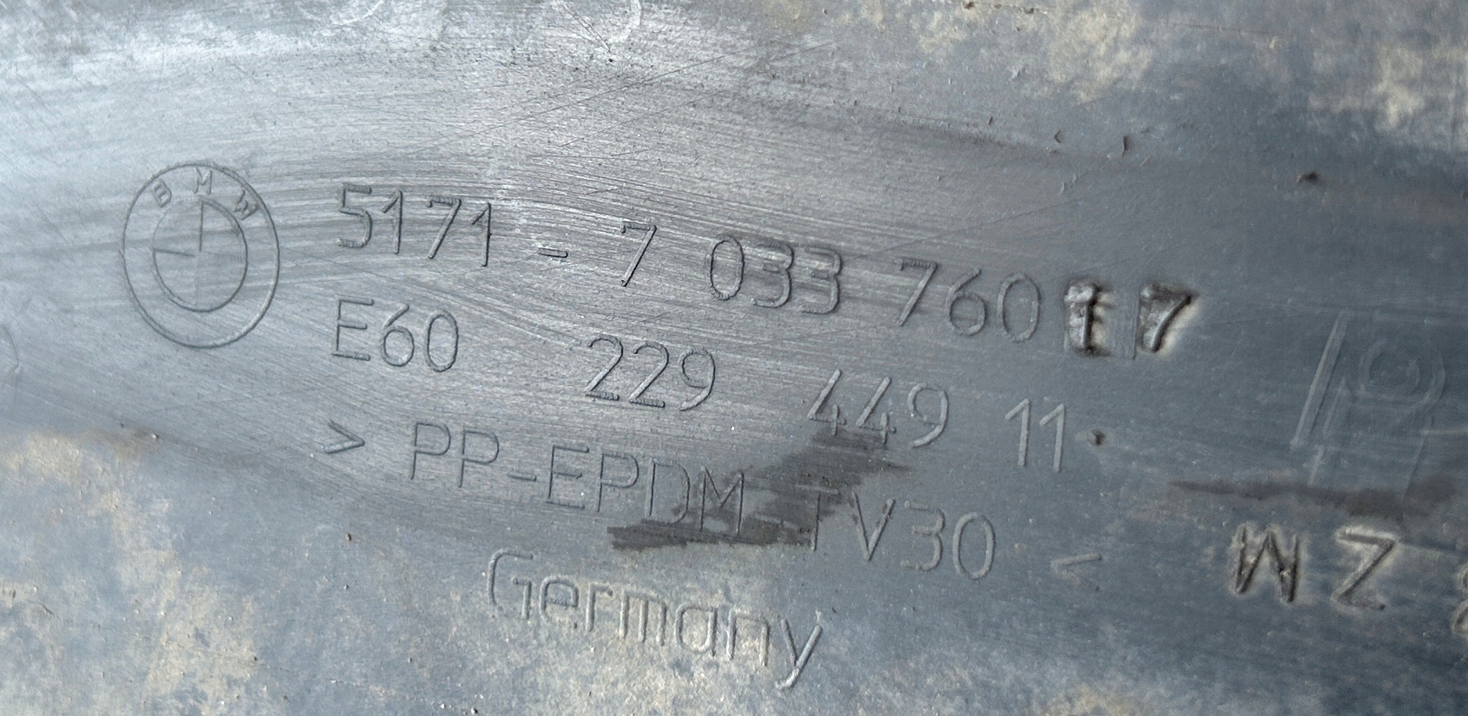 lišta Prahová pravá BMW 5 E60 E61 7033760