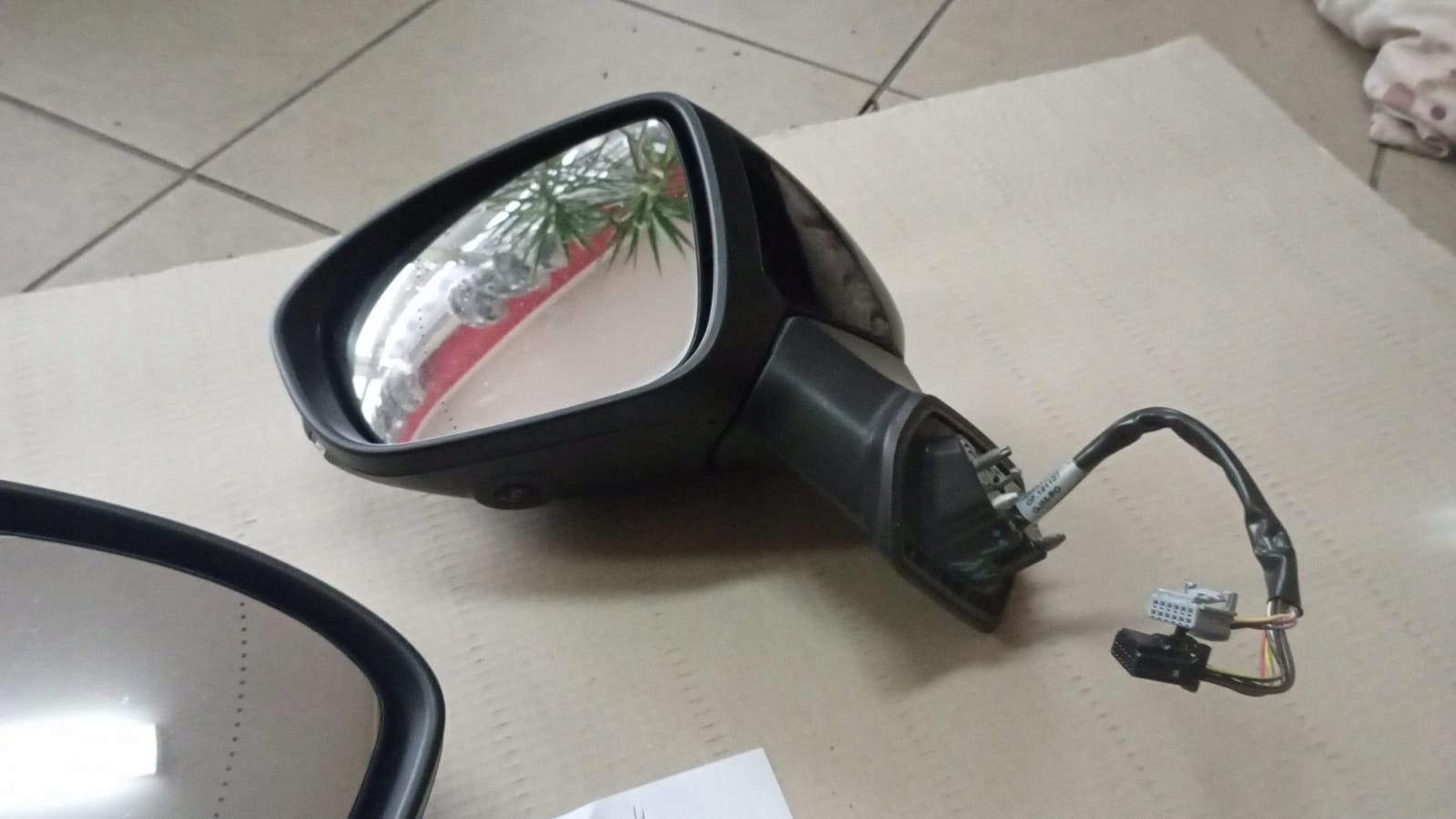 LUSTERKO RENAULT CAPTUR II 20r PRAWE 11+4 PIN LEWE 9+4 Producent części Renault OE