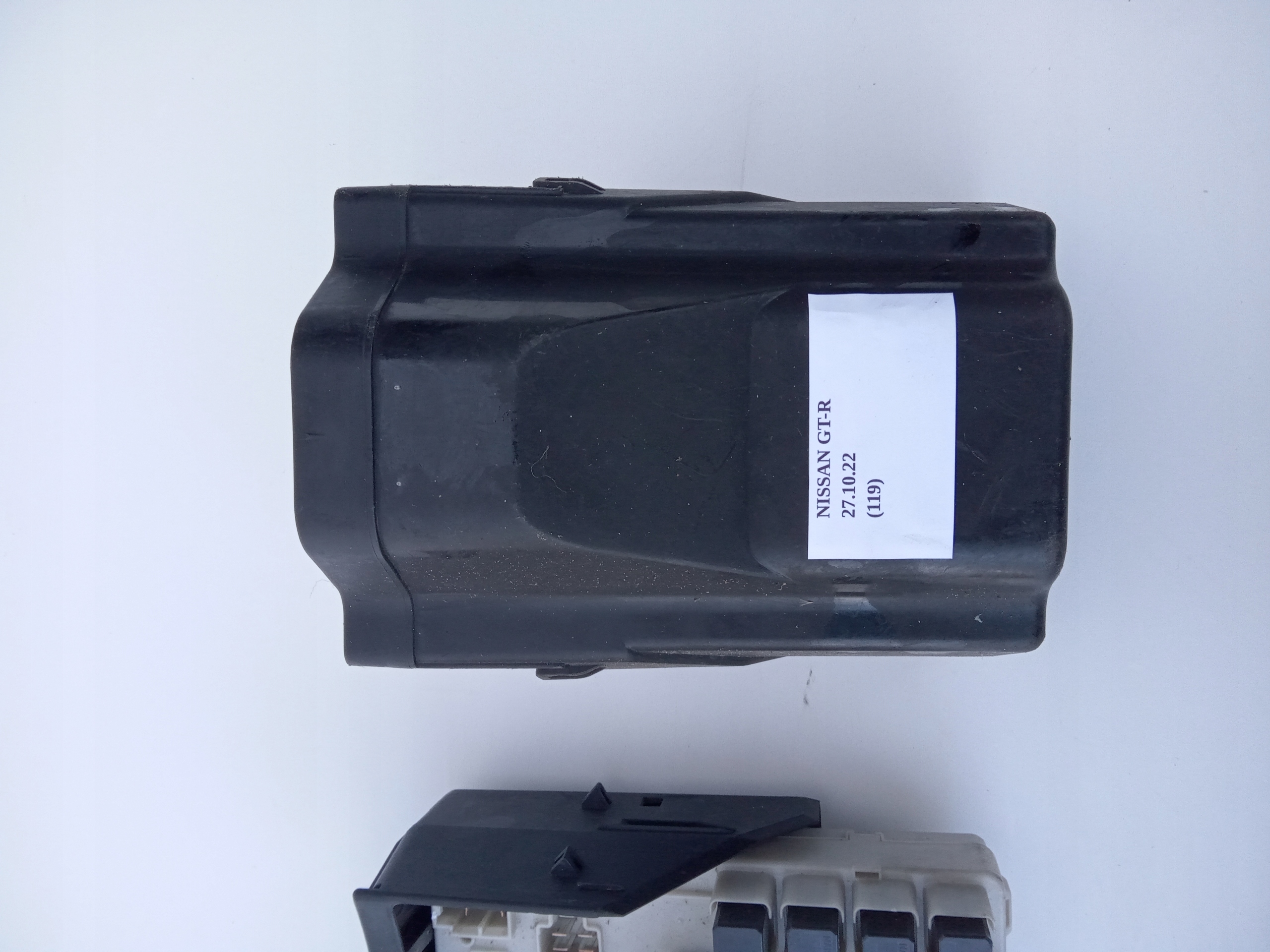 SKRZYNKA BEZPIECZNIKÓW PRZEKAŹNIKÓW NISSAN GT-R Typ samochodu Samochody osobowe