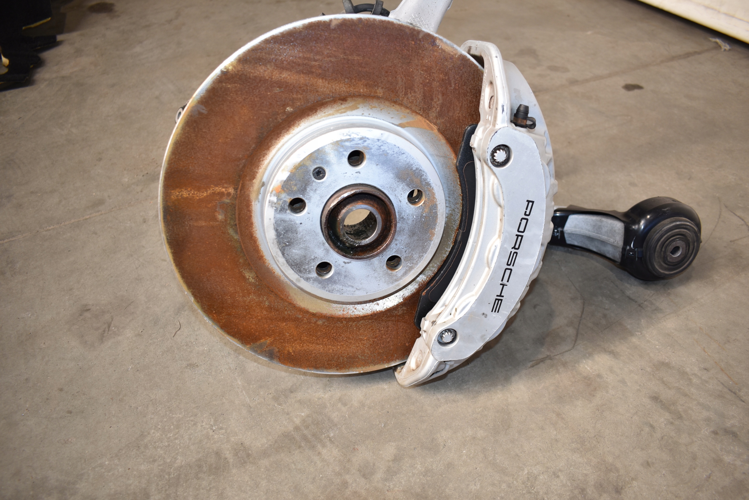 IDEALNE sususpension front front left PORSCHE MACAN 3.0 1