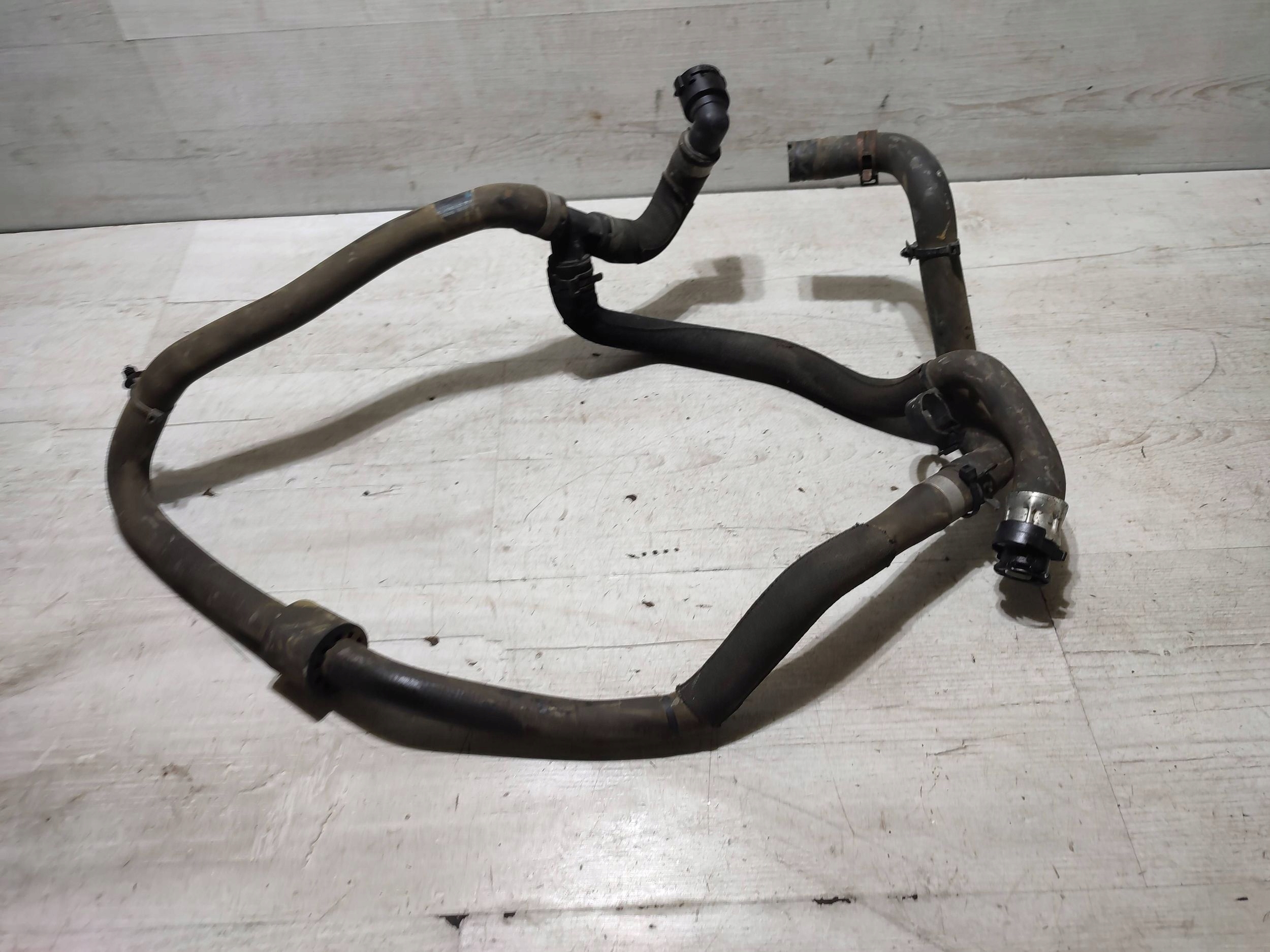 Mercedes-Benz GLA W156 2015 wiring / hose radiator
