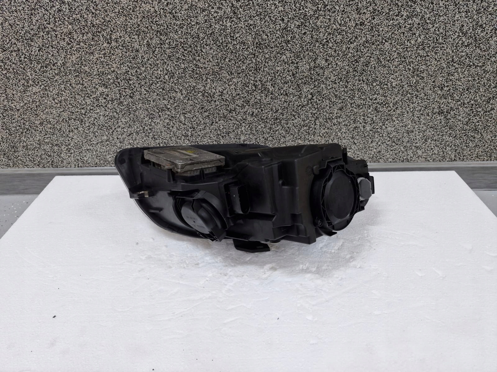 light left Audi A4 B7 Bi Xenon complete