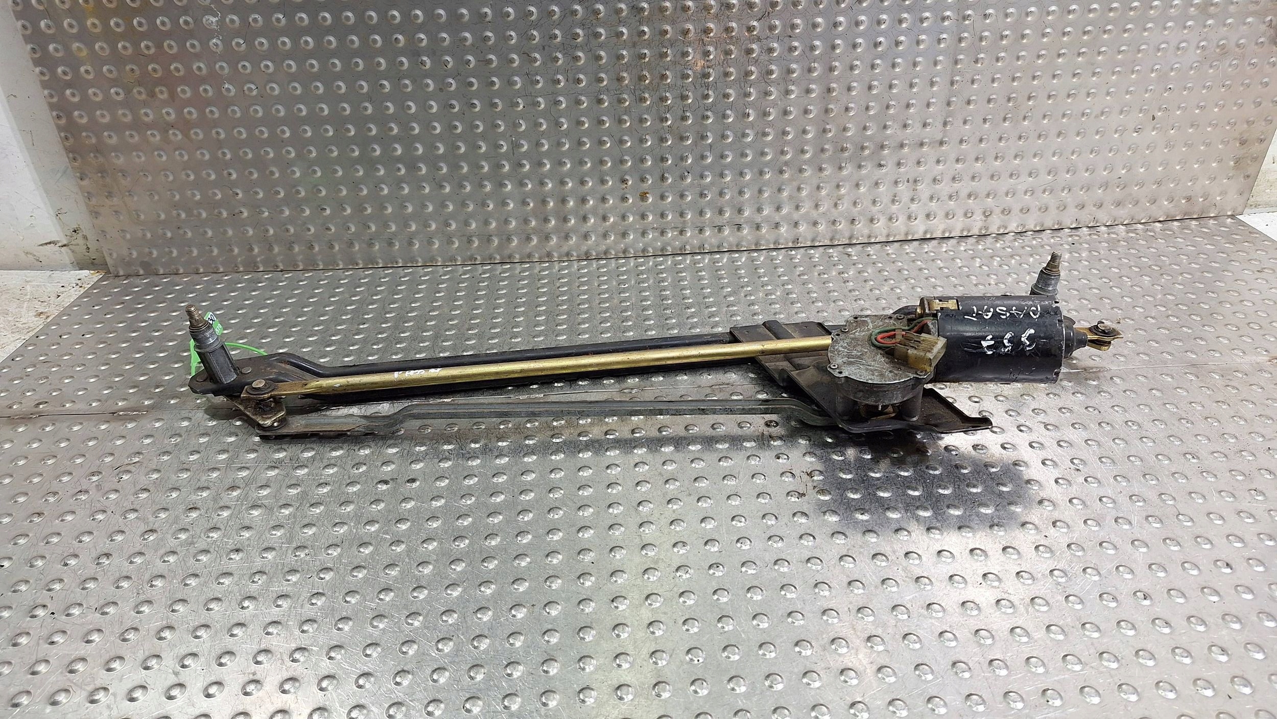Gestänge Motor Wischer vorne 357955113A VW PASSAT B3