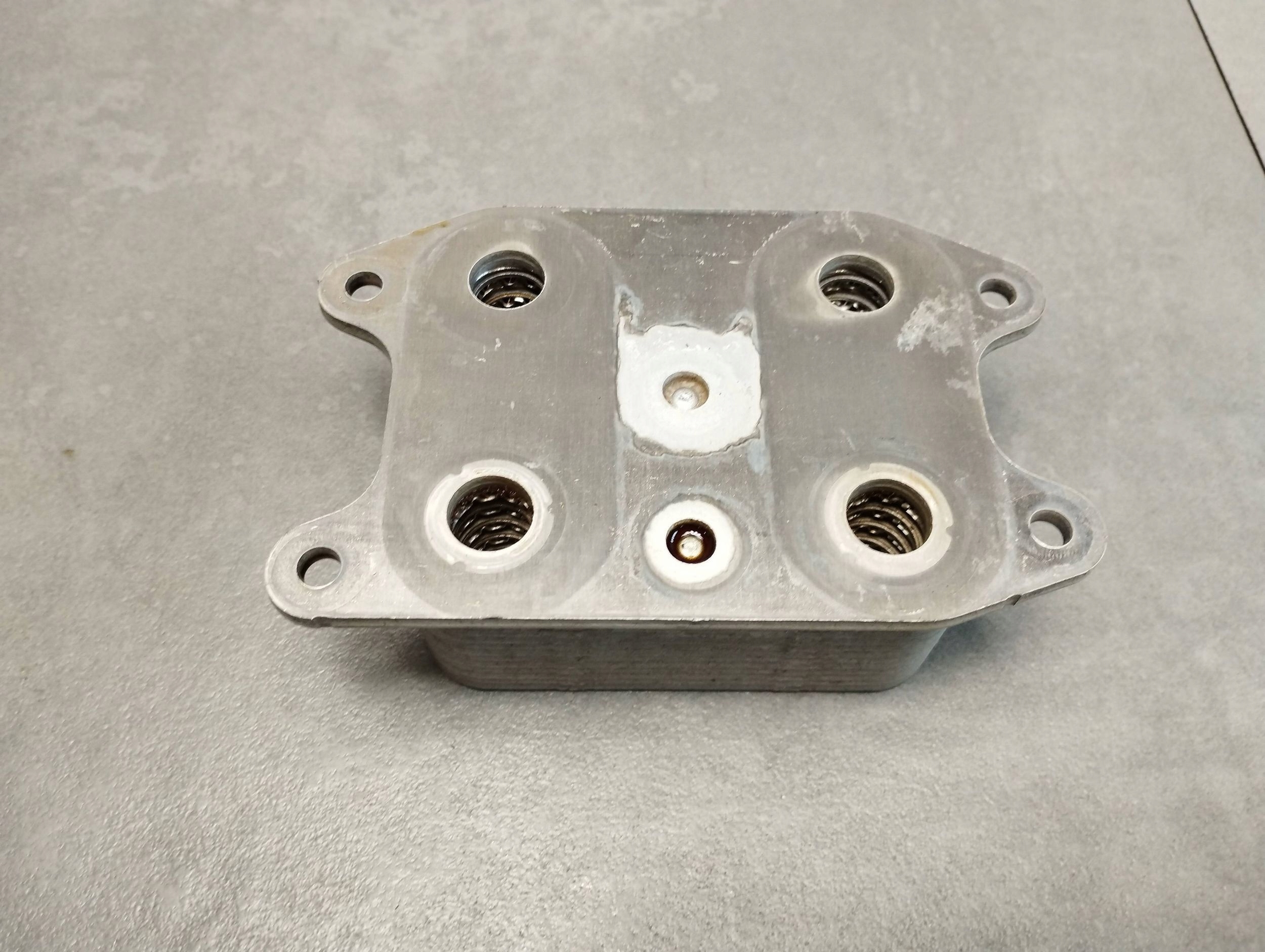 Skoda Octavia Mk4 oil cooler 04E117021K