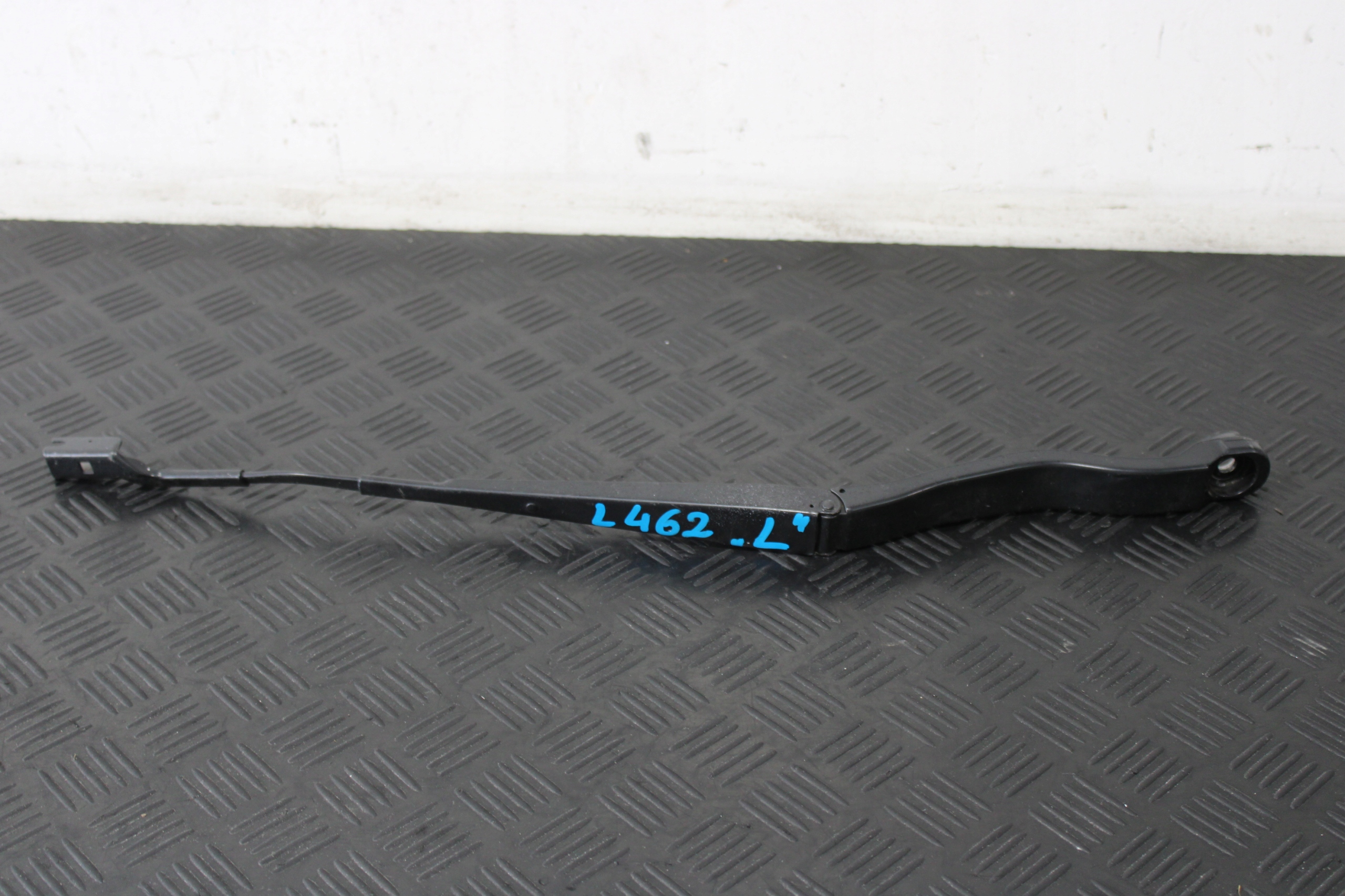 wiper arm left LAND ROVER DISCOVERY V 5 L462