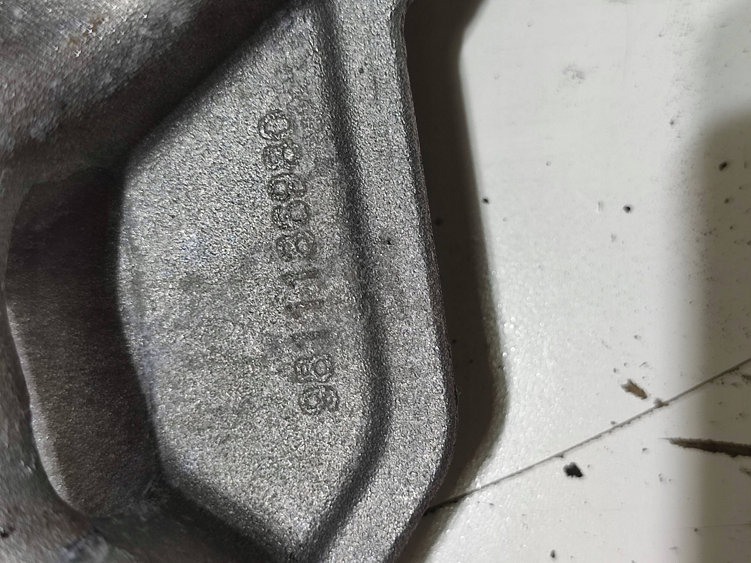 Peugeot 2008 II 2020 Support / Support plaque Moteur