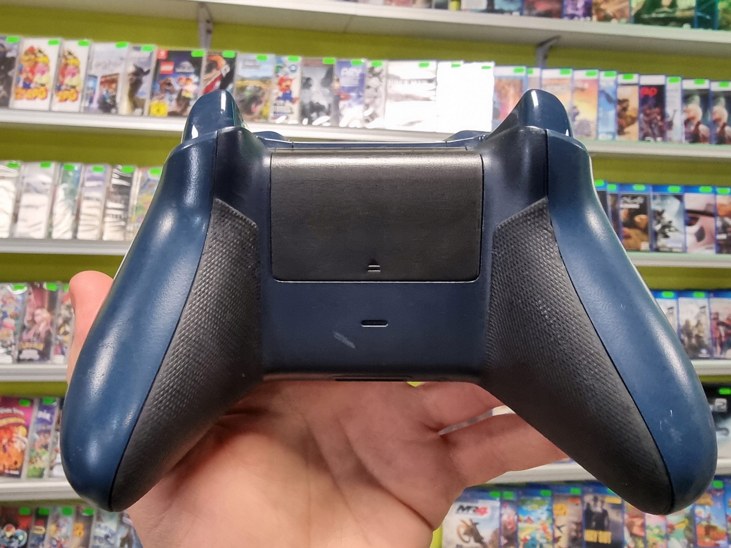 126. PAD KONTROLER XBOX ONE SERIES S X PC PATROL TECH GUMOWANE GRIPY Złącza microUSB mini jack 3.5 (audio)