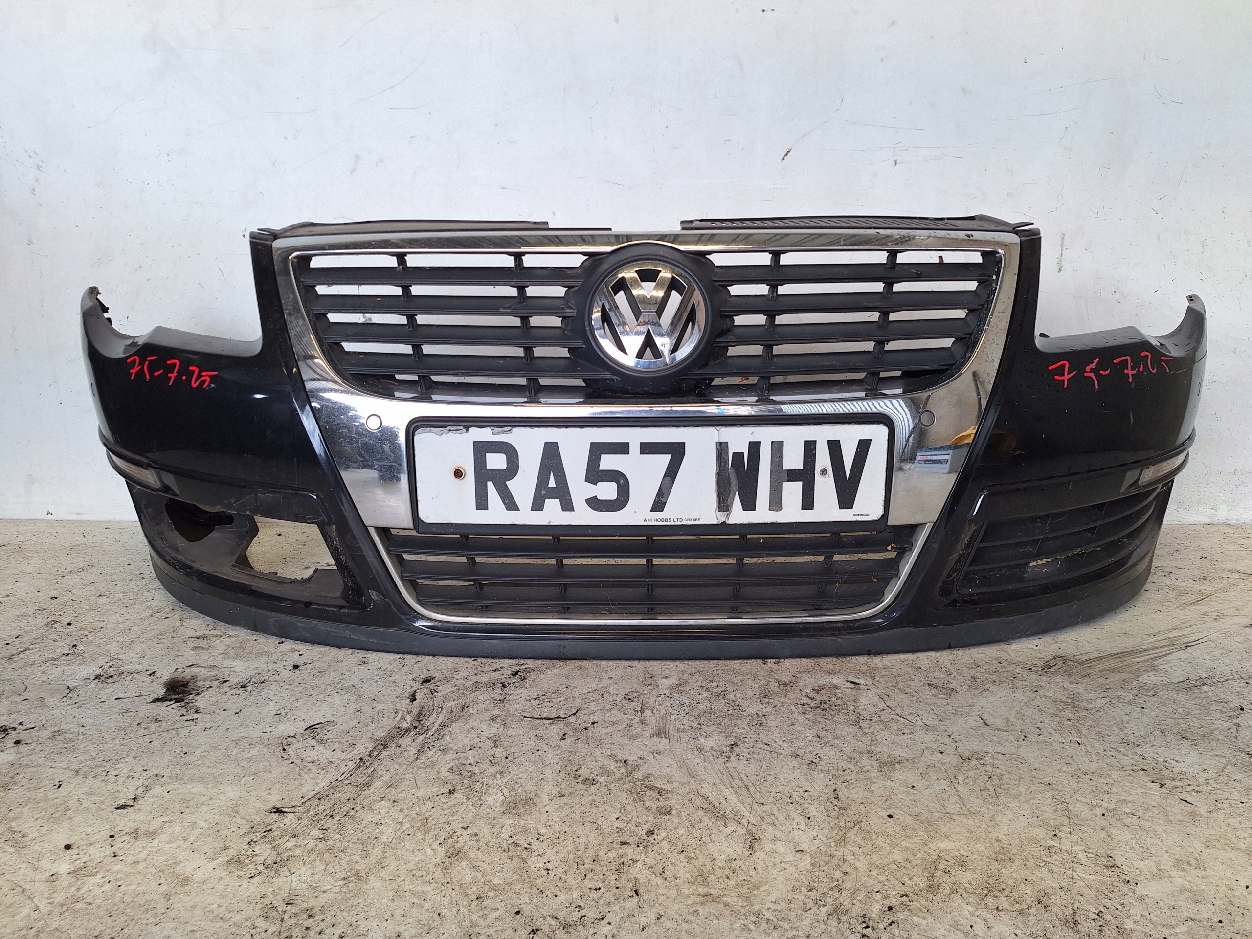 VOLKSWAGEN PASSAT B6 05-10 bumper + PDC LC9X