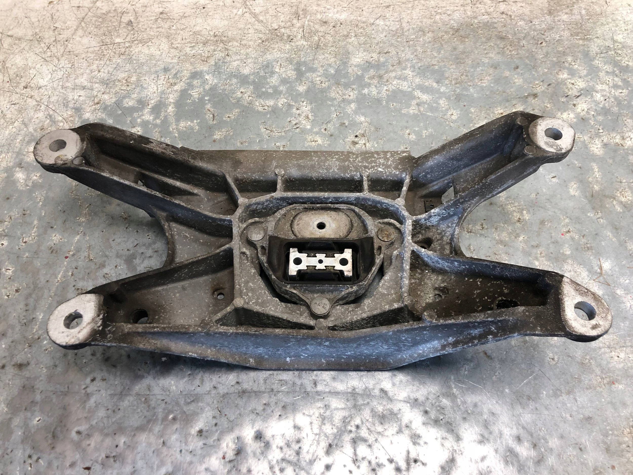 Stütze Getriebehalter AUDI A4 B8 8K0399263K