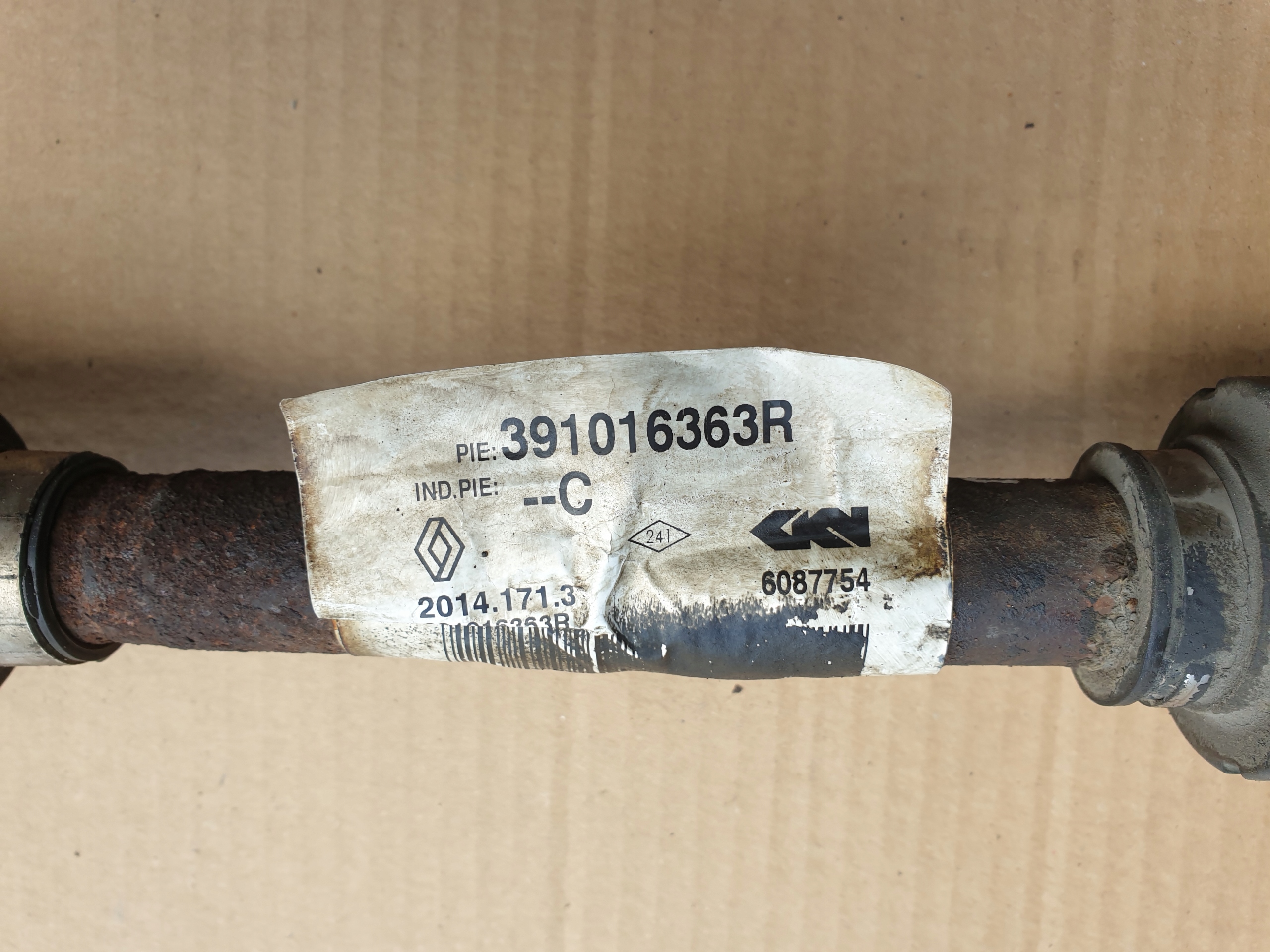 semi-axis left RENAULT CAPTUR and 2014- 1.5 DCI 391016363R