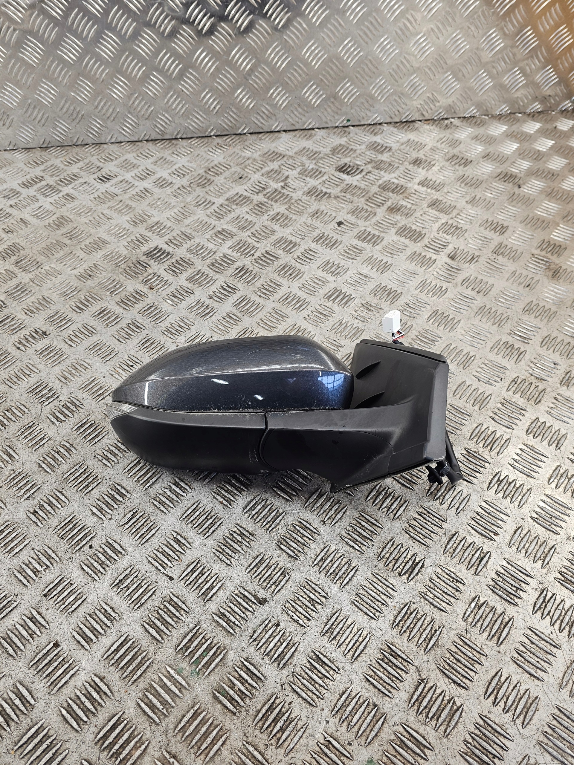 TOYOTA YARIS IV mirror front front right 6 PIN 2020
